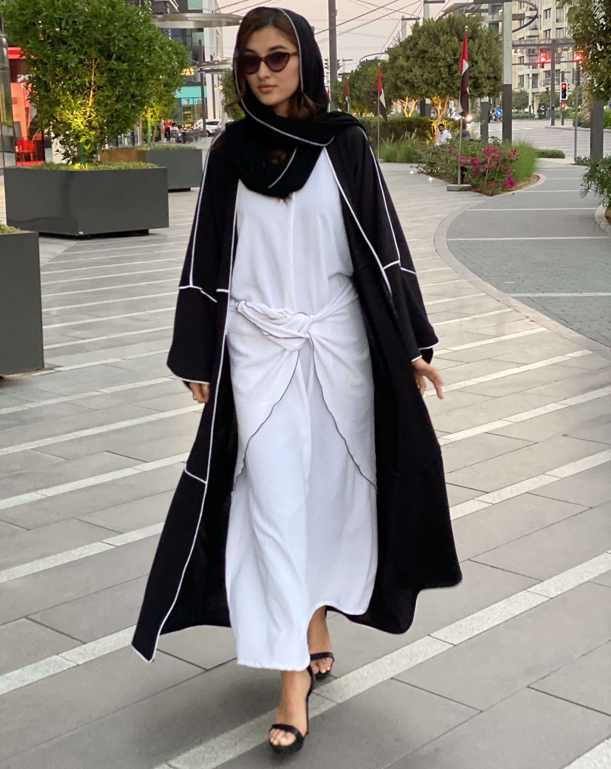 MOiSTREET Black Abaya Set with Inner & Belt