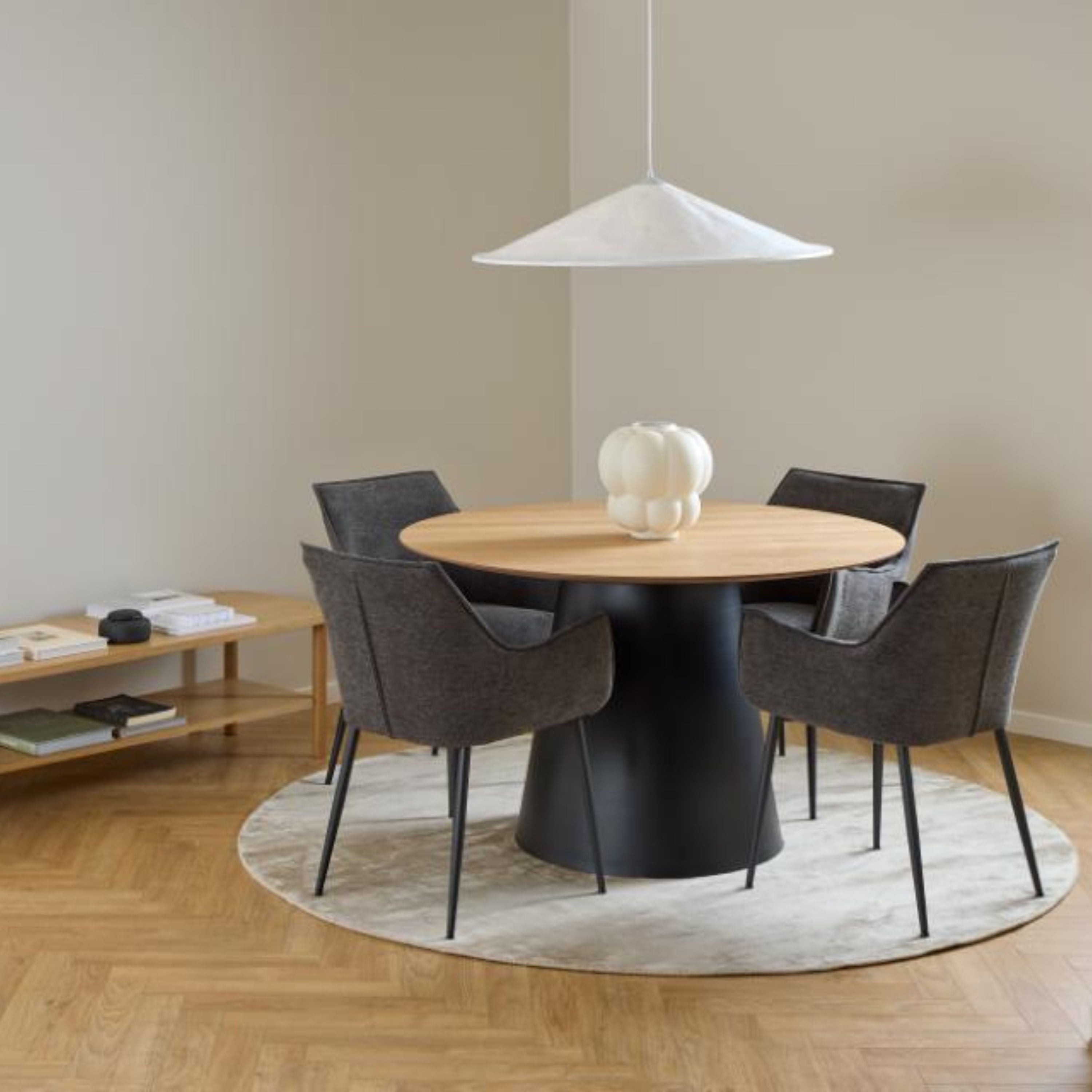 كرسي طعام بونيتا مع مسند للذراعين