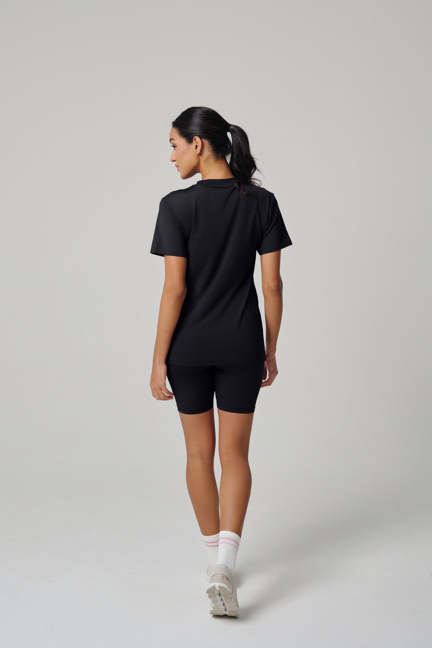 شورتات الدراجات النسائية الكلاسيكية من MULU - أسود