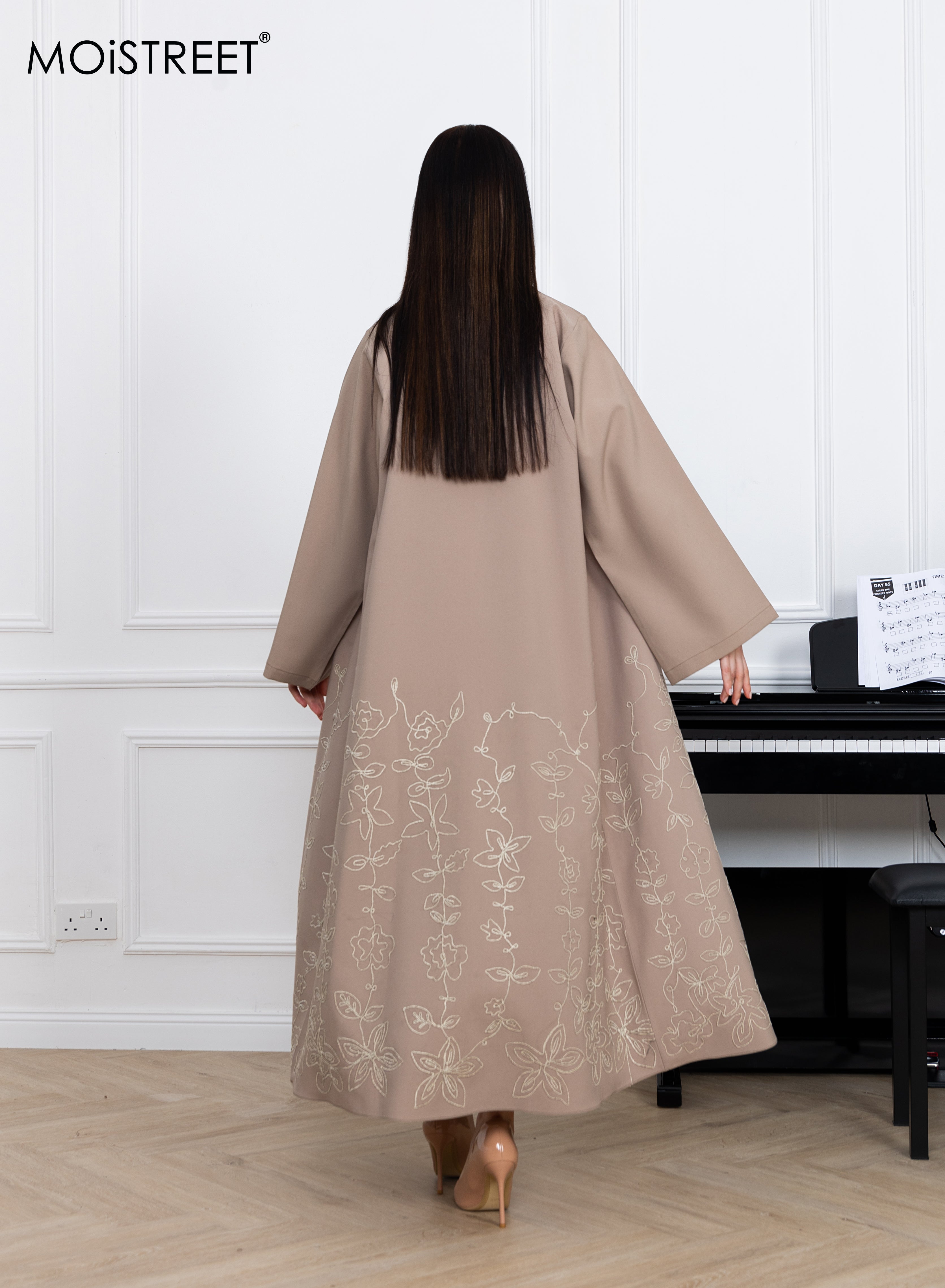 MOiSTREET Phua Embroidery Abaya