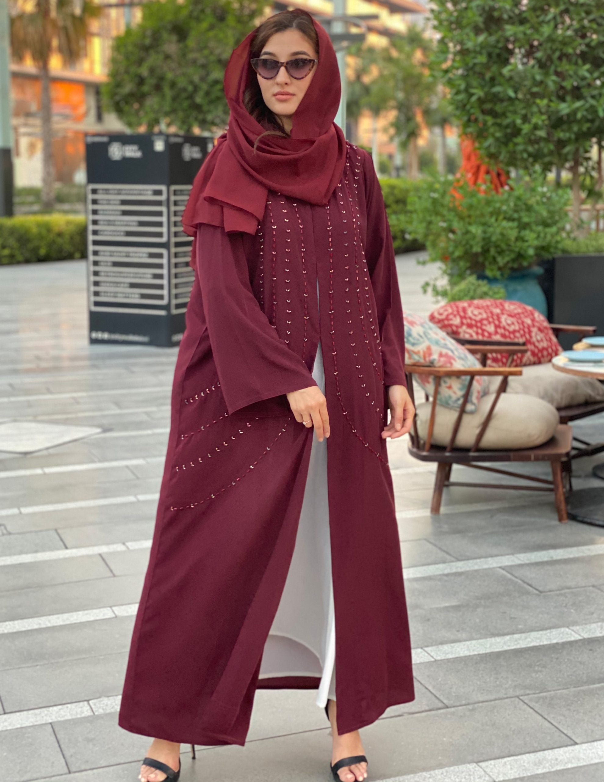 MOiSTREET Handwork Maroon Abaya