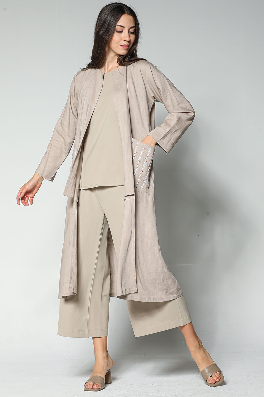 MOiSTREET Beige Embroidered Jacket and Pants with Crepe Top