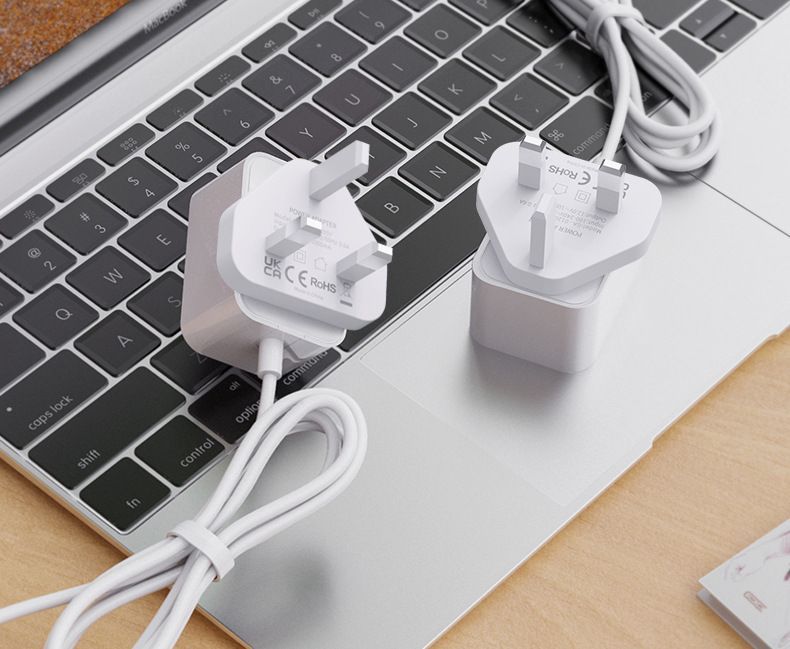 3 Pin UK Mains Wall Plug Adapter Speedy Fast 12V1A Power Adapter CE Certification