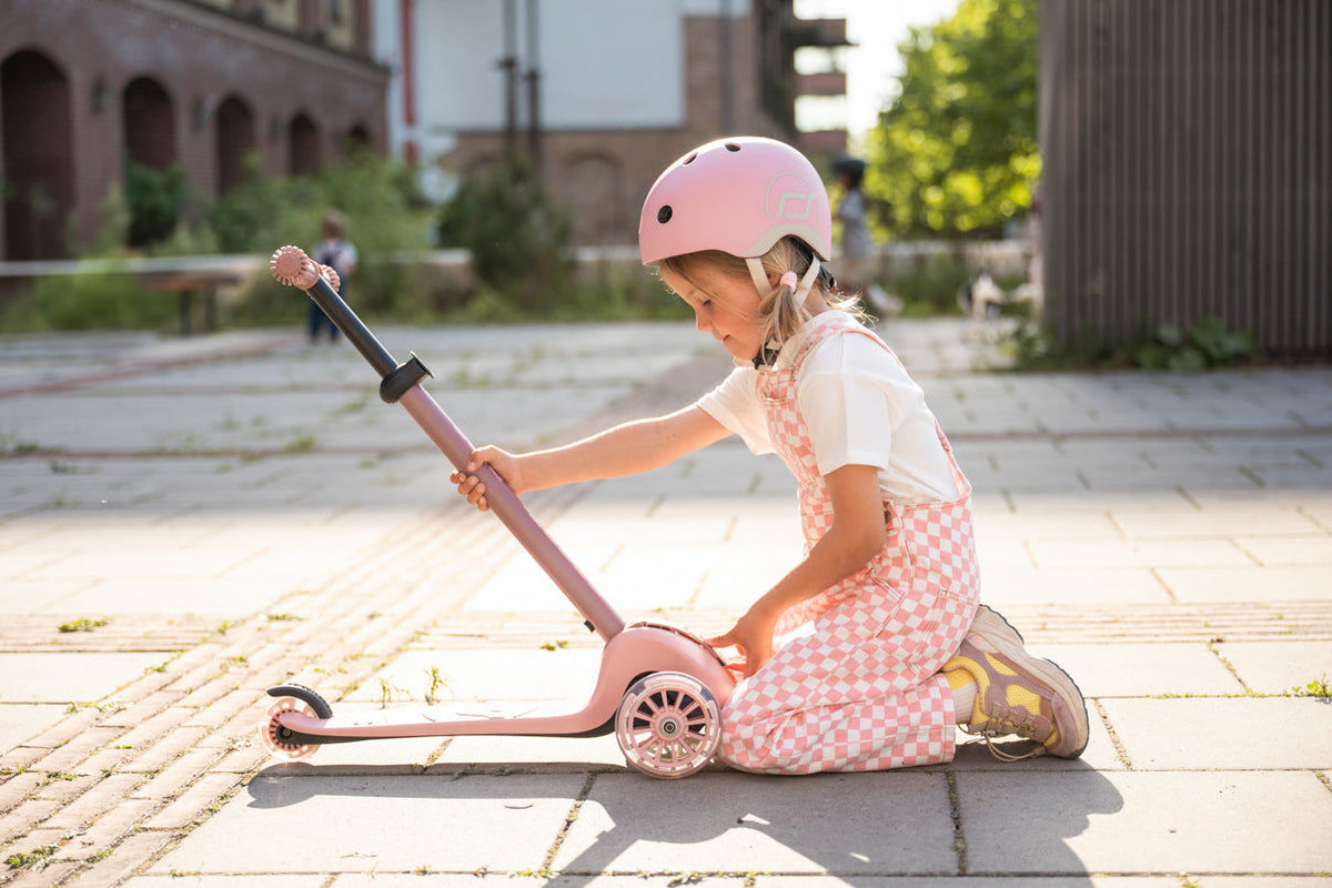 Scoot & Ride Highwaykick 3S LED Scooter — Rose