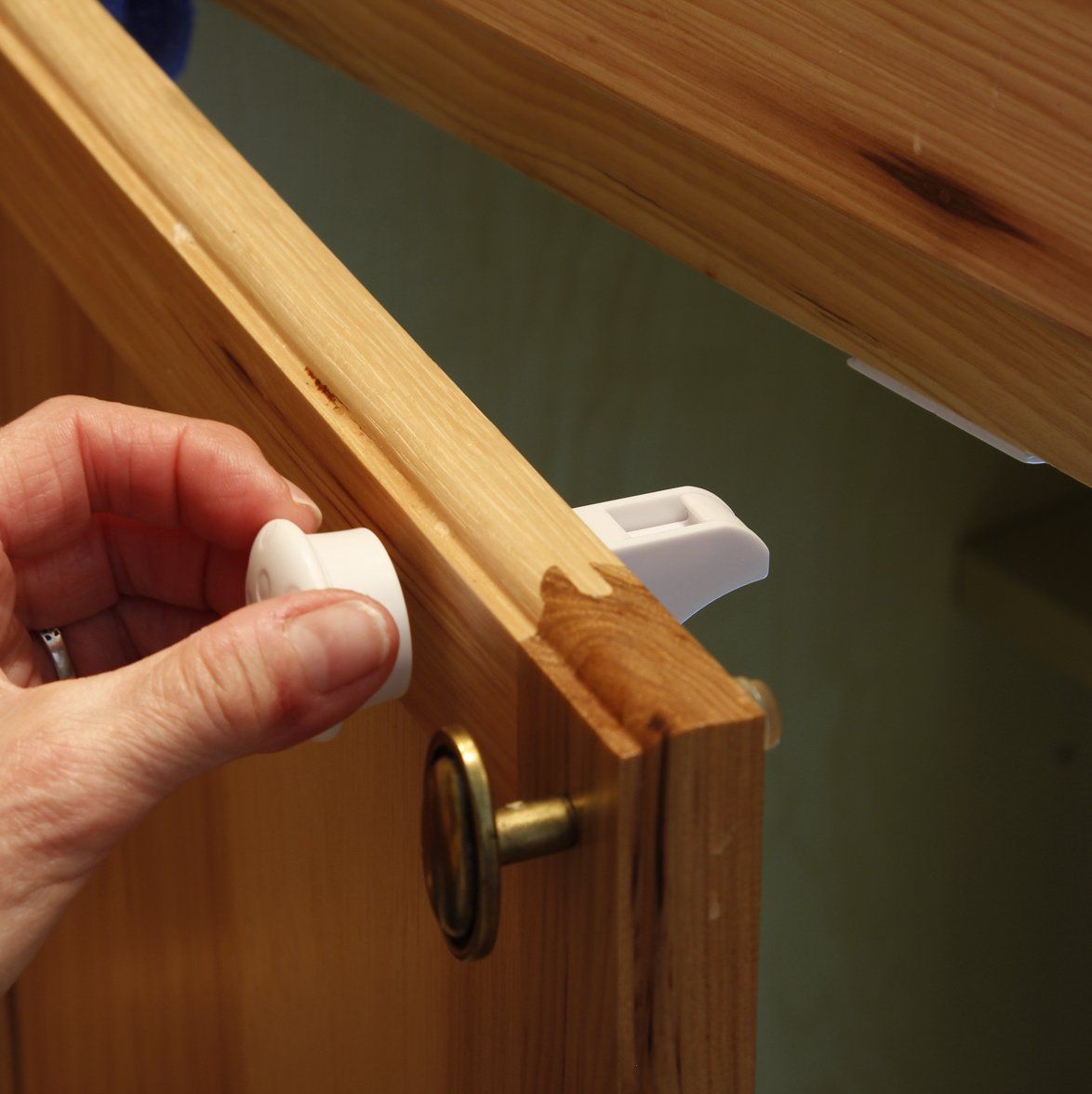 Magnetic Cabinet Locks Baby Proofing Safety Cupboard Locks 4 Locks 1 Key