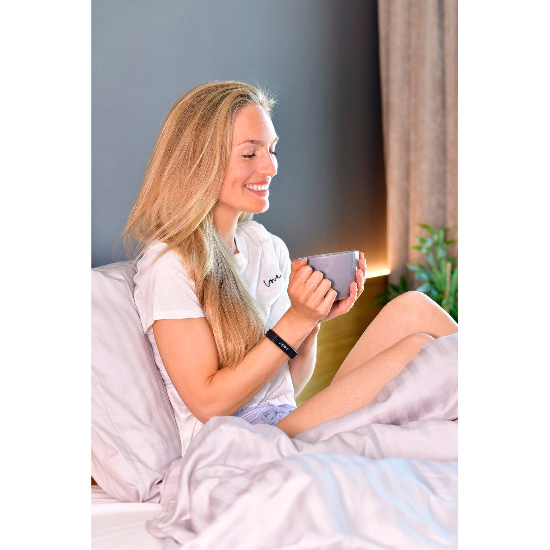 HAMA 178600 "Fit Track 1900" Fitness Tracker, Pulse Meter, Calories, Sleep Analysis