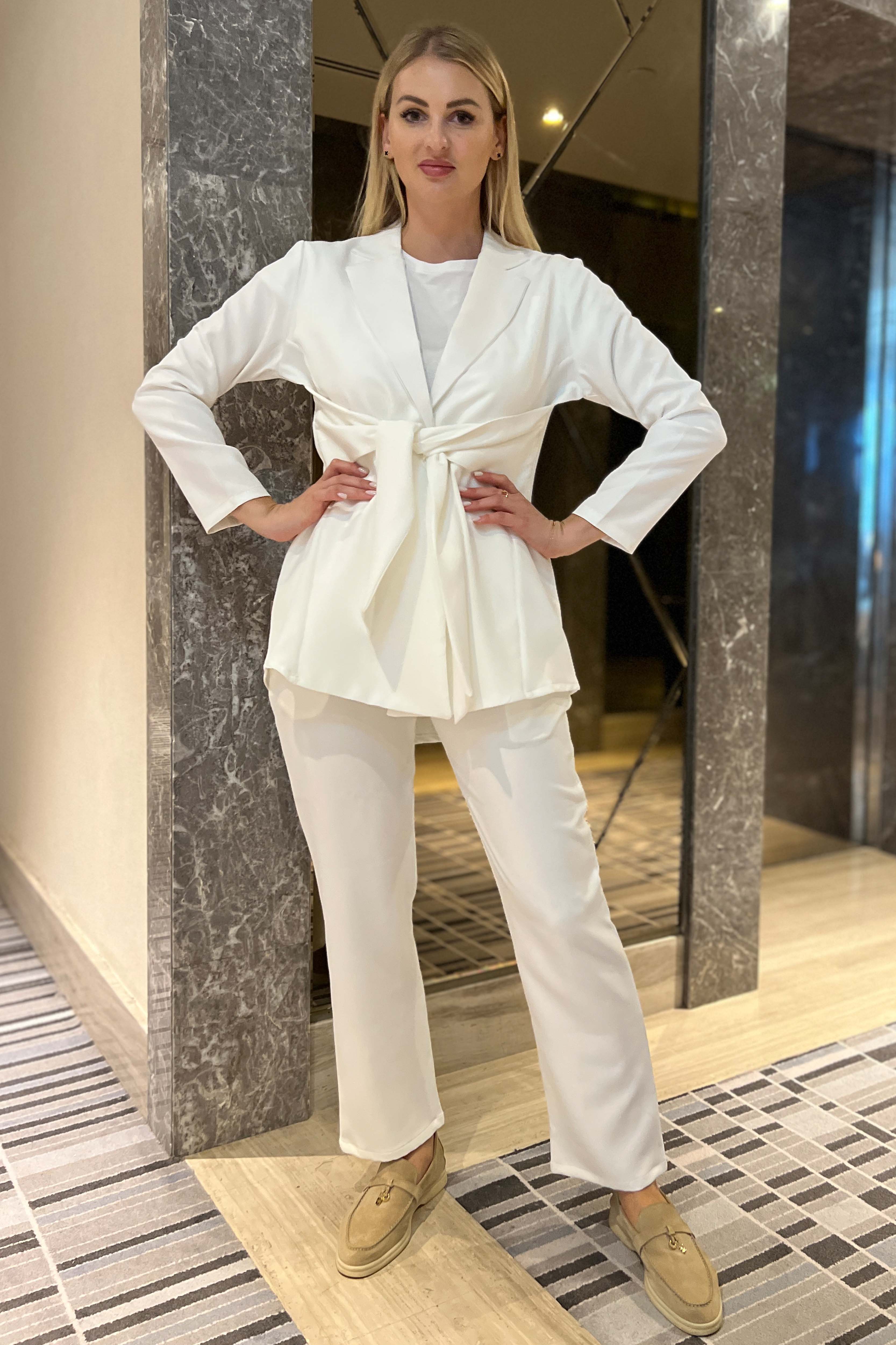 MOiSTREET Off White  Barbie Crepe Fabric Blazer and Pants Set