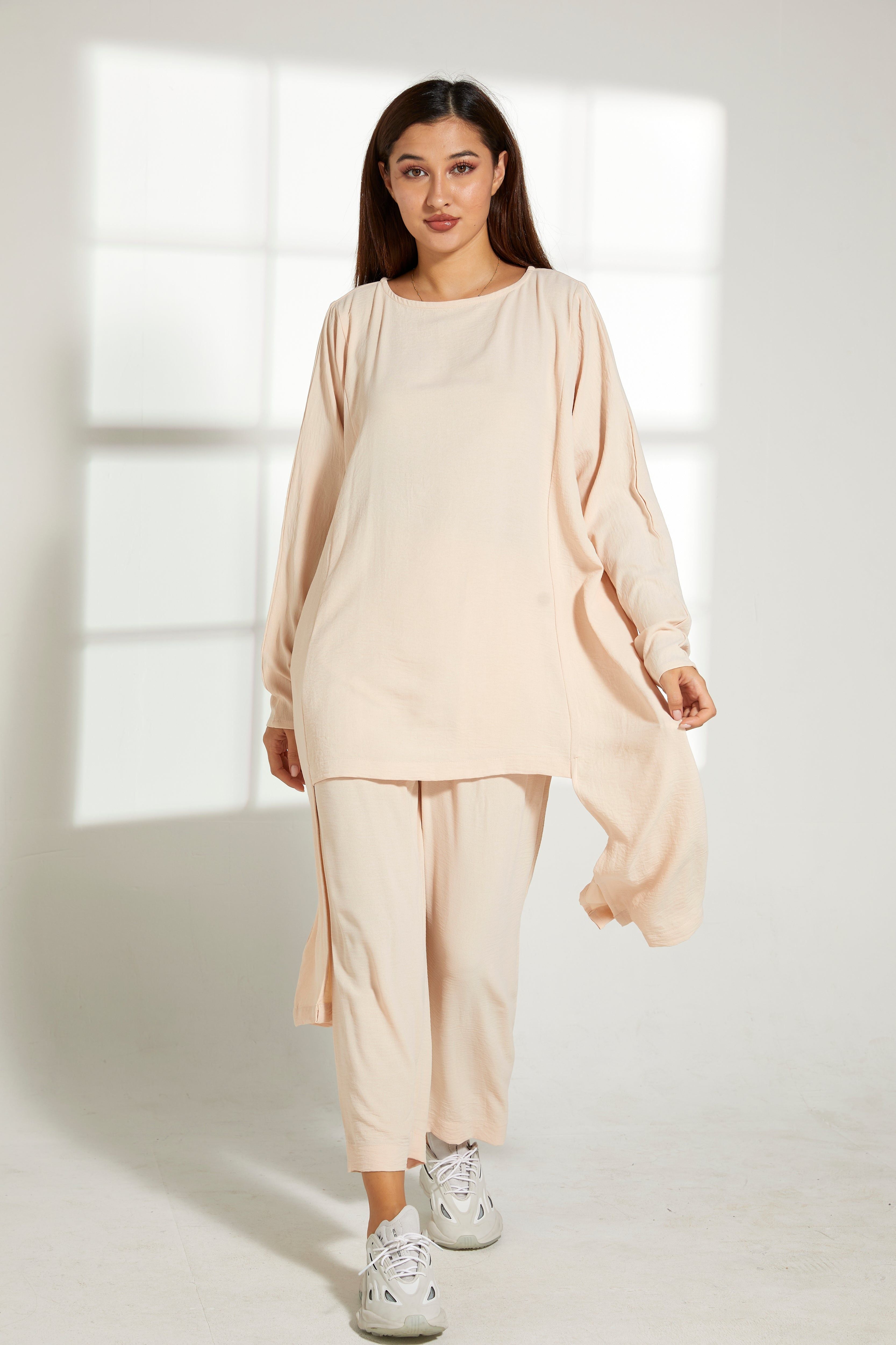 MOiSTREET Crème CEY Fabric Top And Pants Set