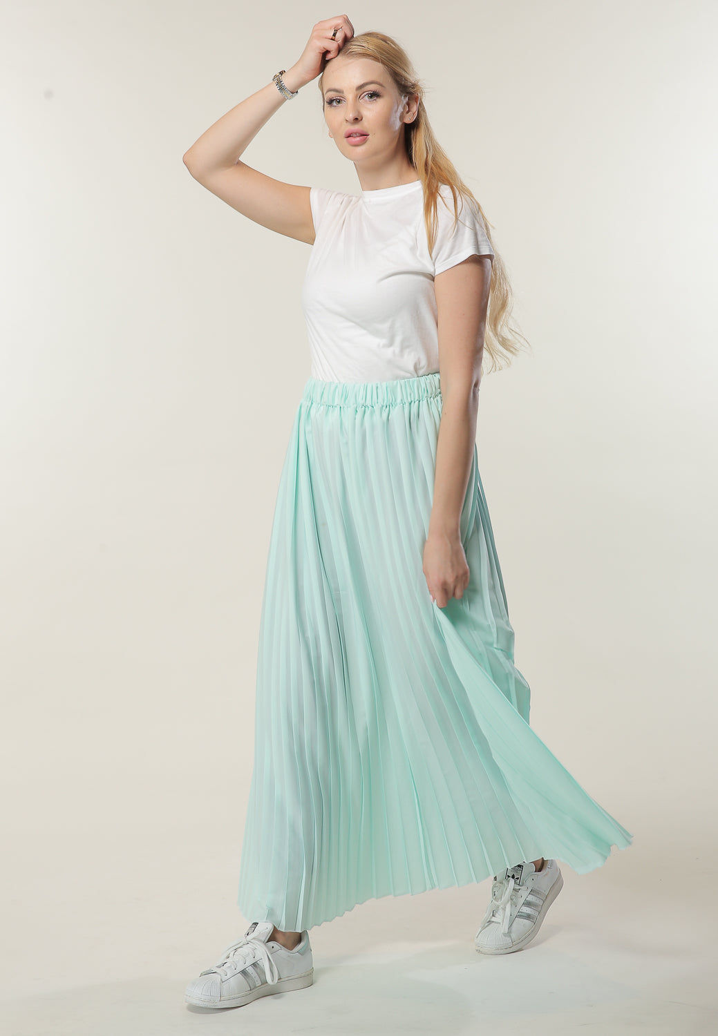 MOiSTREET Comfort Fit Pleated Skirt