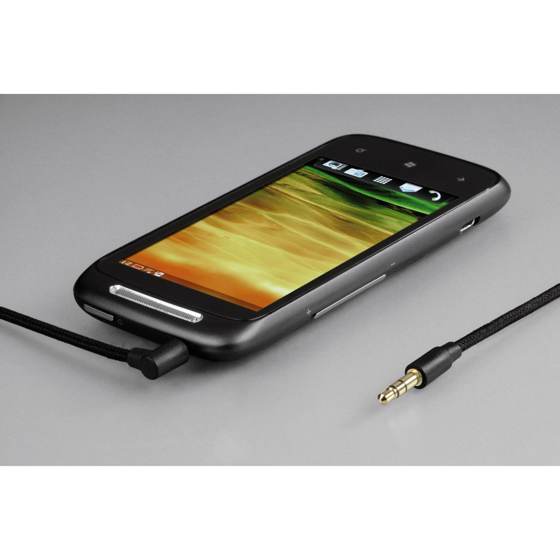 HAMA 16105 Connecting Cable, 3.5 mm jack plug, for smartphone, 0.5 m, black