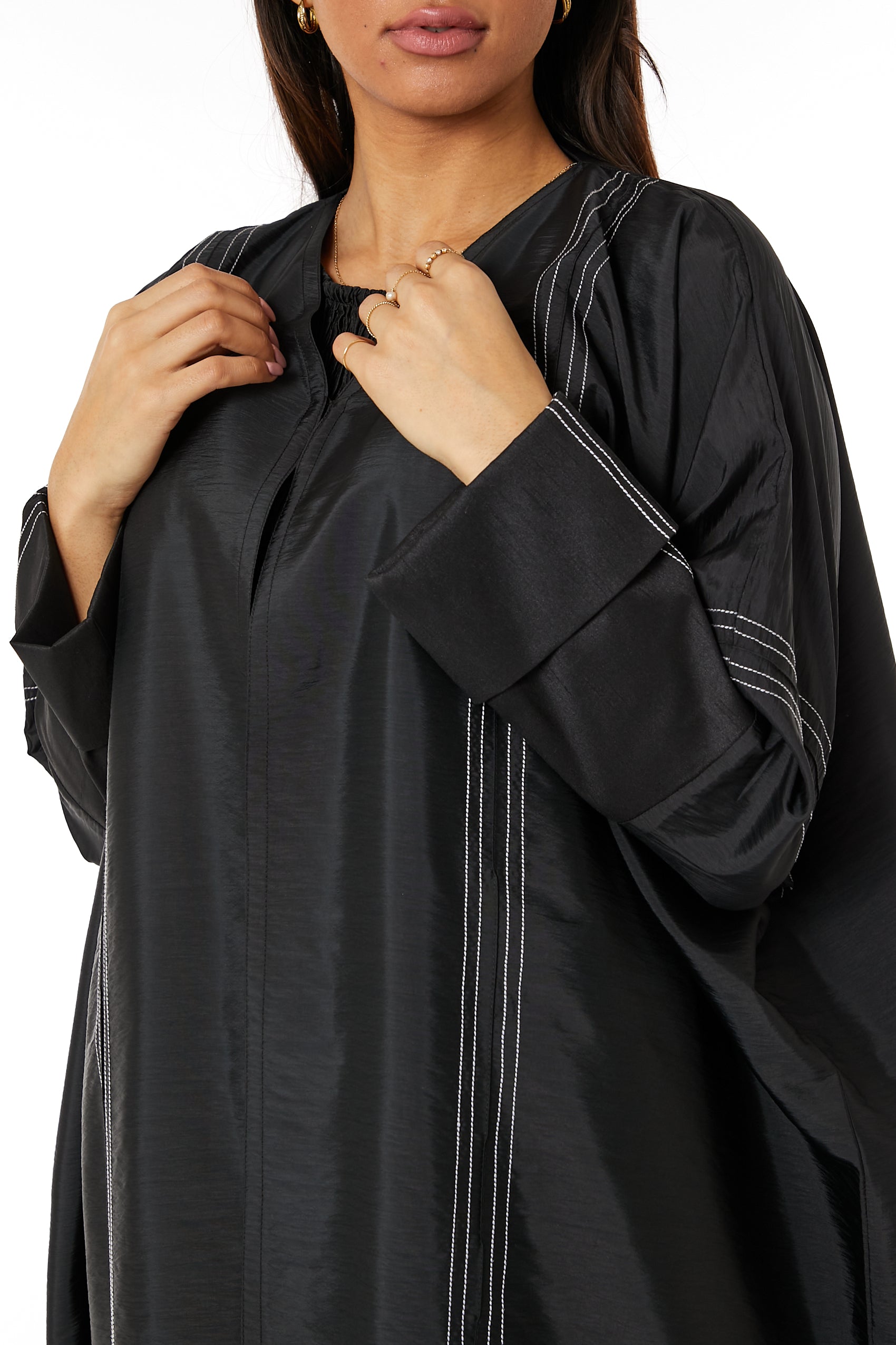 MOiSTREET Black V-Neck Taffeta Abaya with white Thread Work