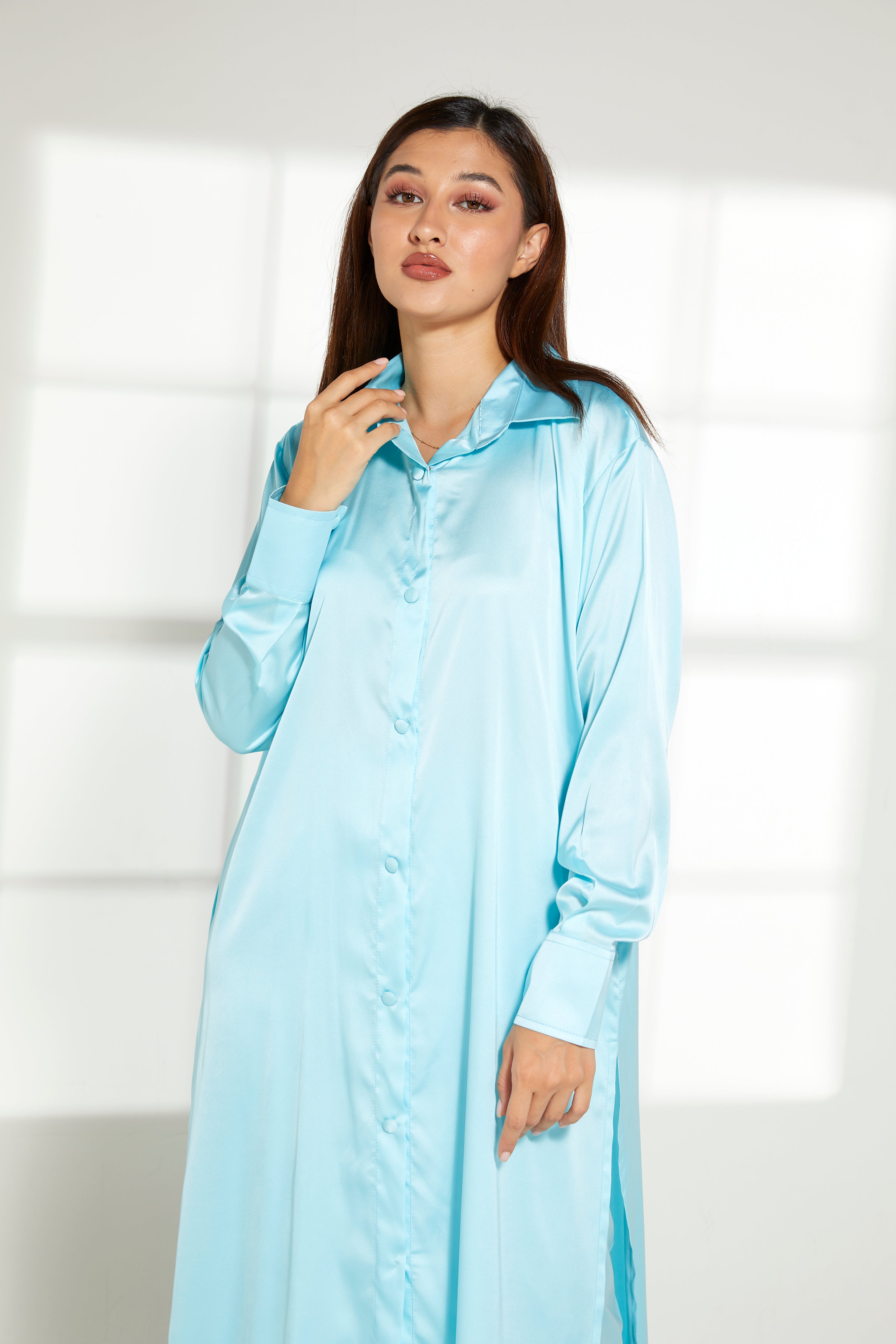 MOiSTREET Turquoise Silk Fabric Top and Pants Set