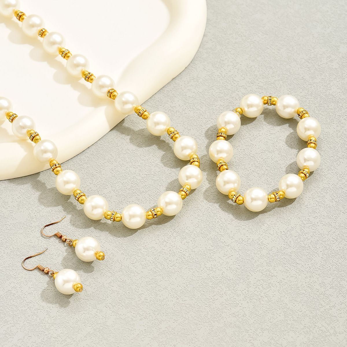 Elegant Pearl Earring Bracelet Necklace Faux Pearl Jewelry Set for Weddings Parties