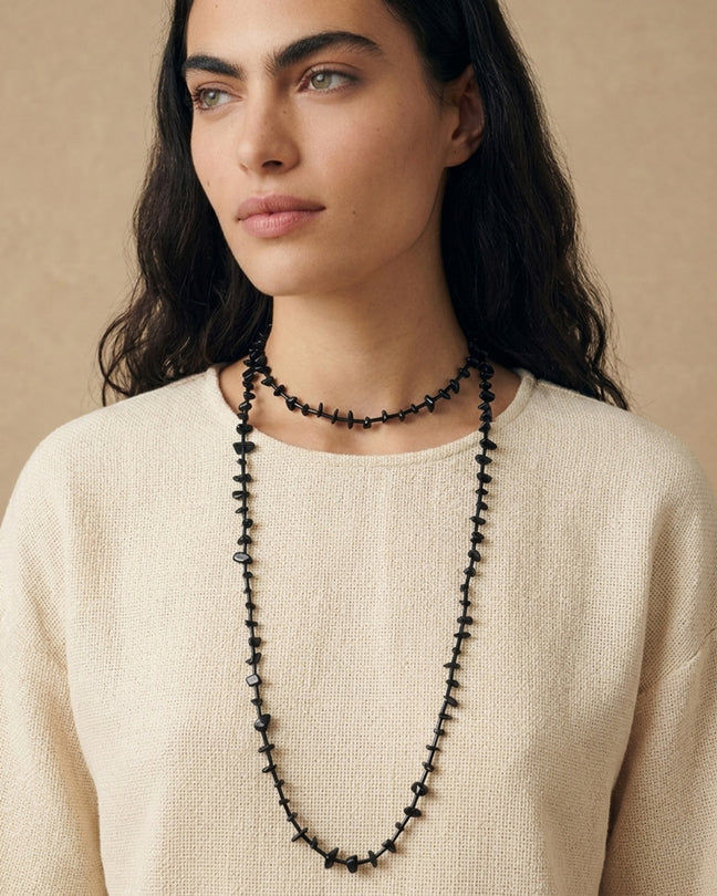 ZÉNA O Black long onyx with crystals