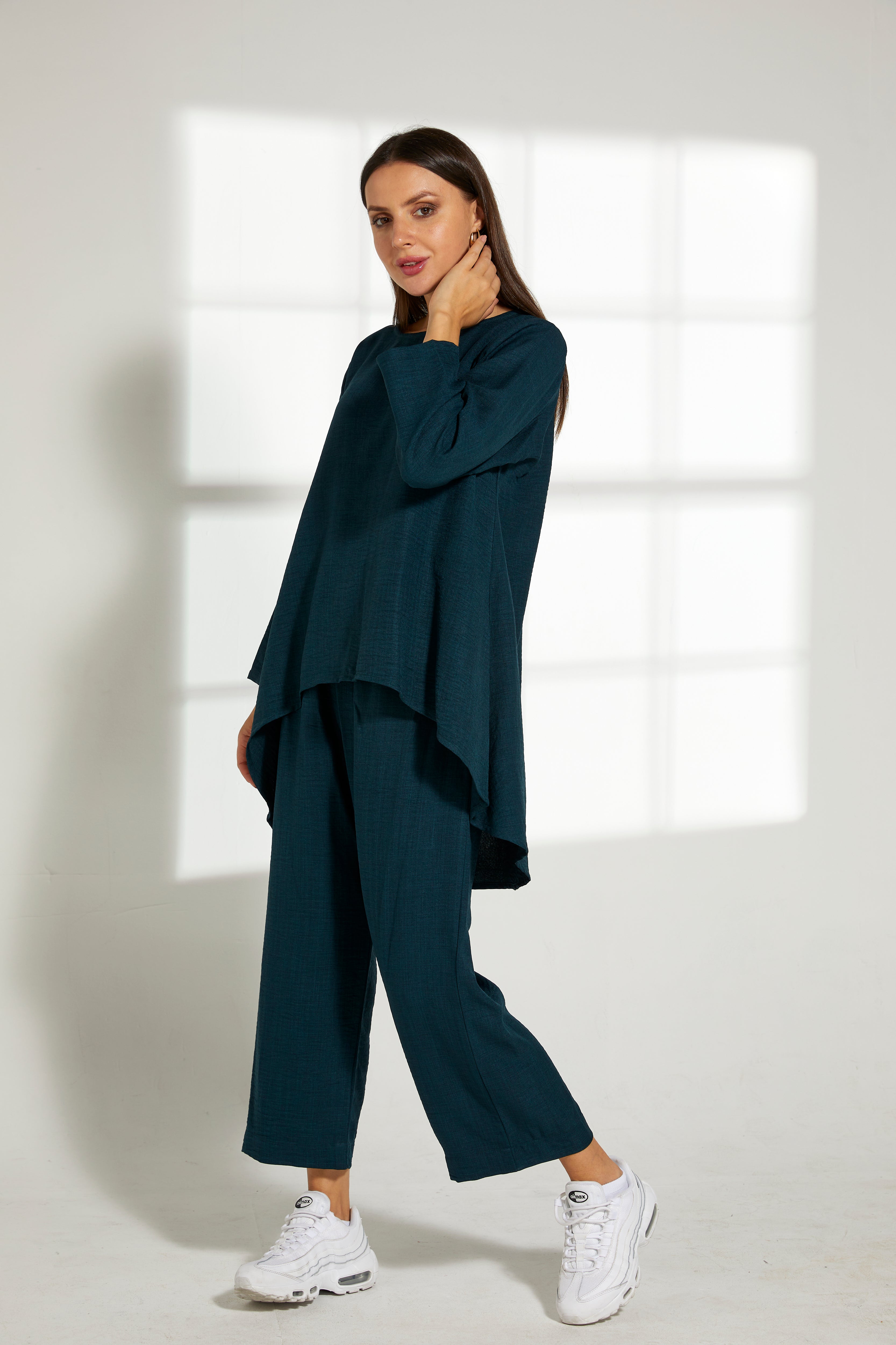 MOiSTREET Peacock Green CEY Mélange Fabric Top And Pants Set