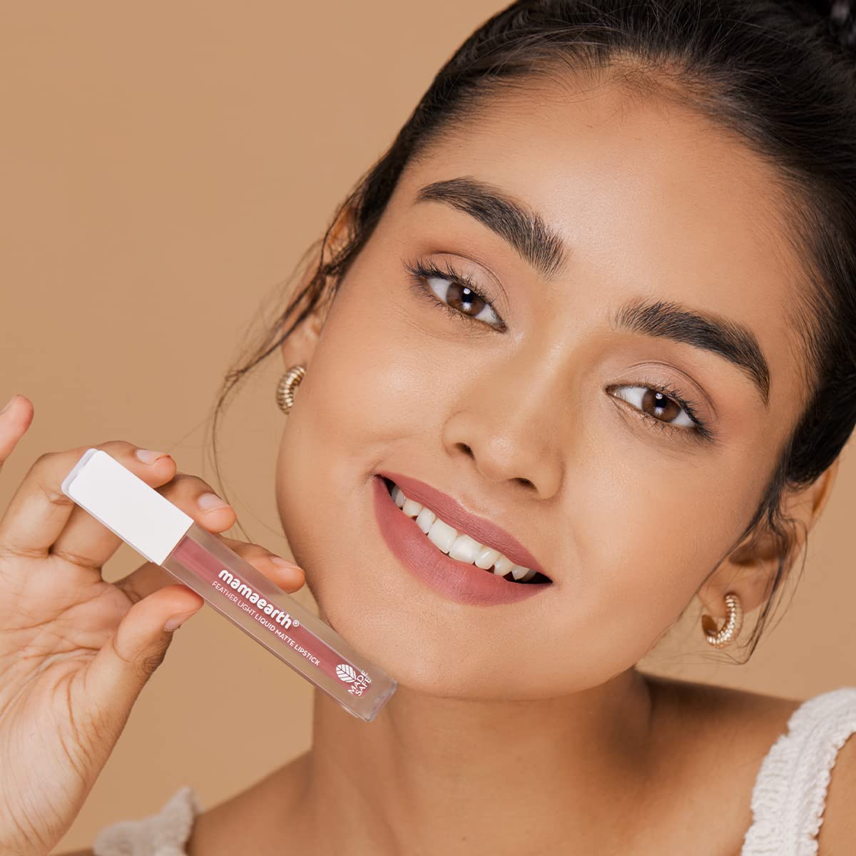 أحمر شفاه سائل مطفي خفيف الوزن من Mamaearth 02 Nude Punch 1.2 مل