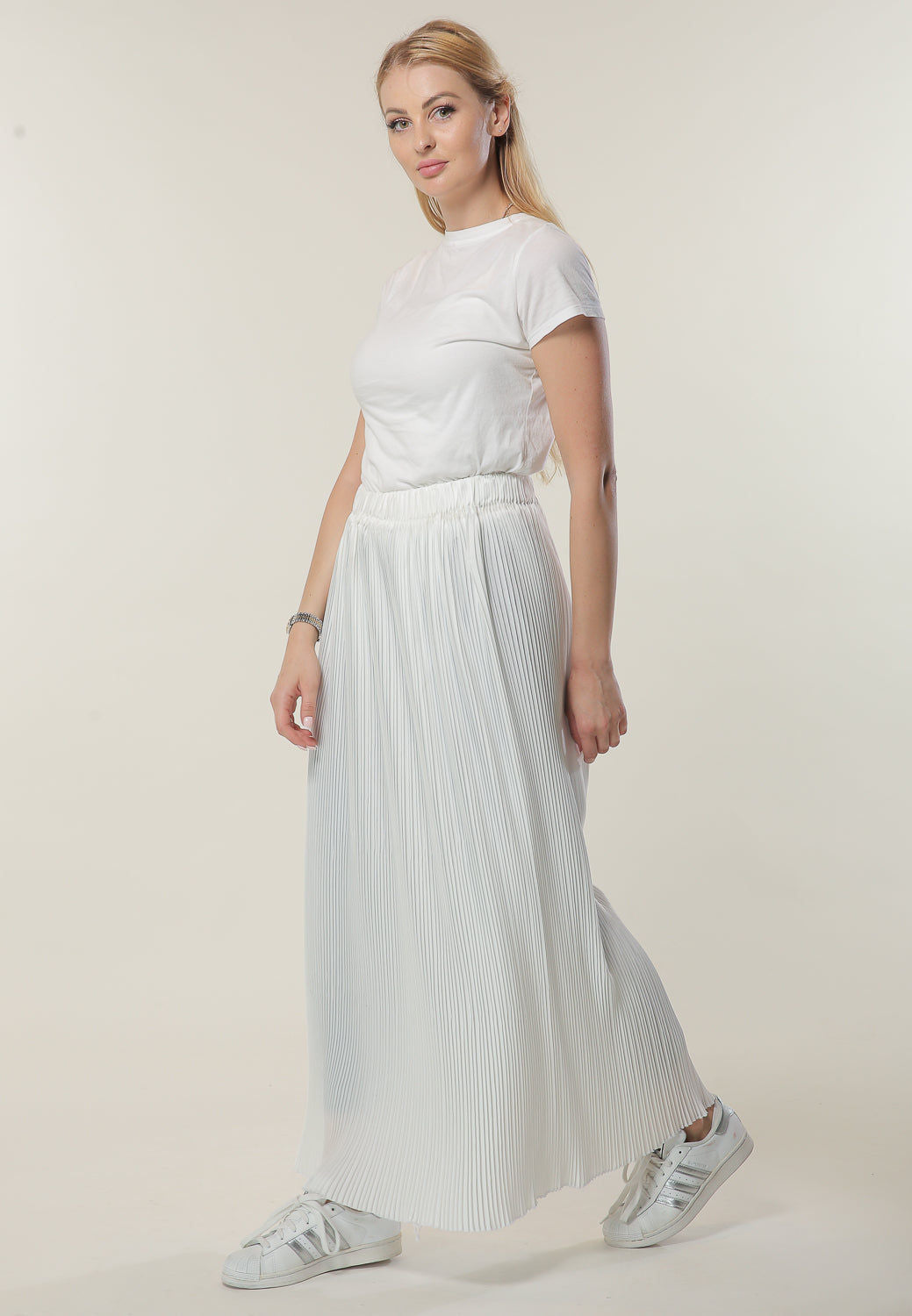MOiSTREET Long Pleated Ivory Skirt