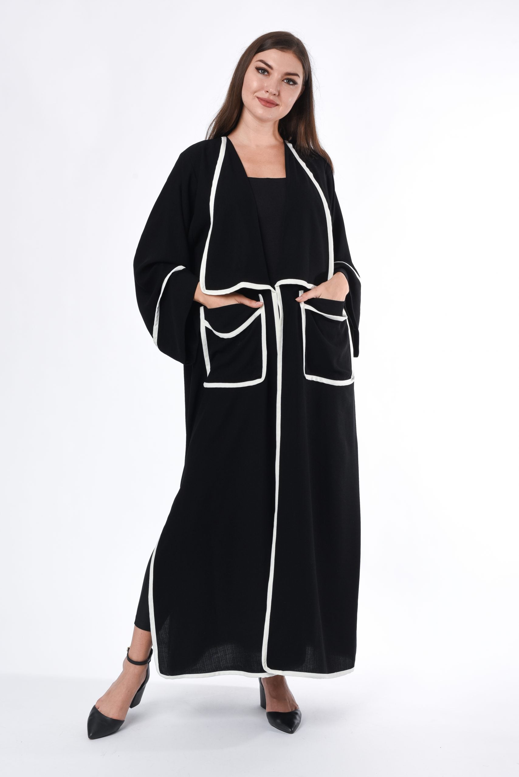 MOiSTREET Black and White Pocket Detail Abaya