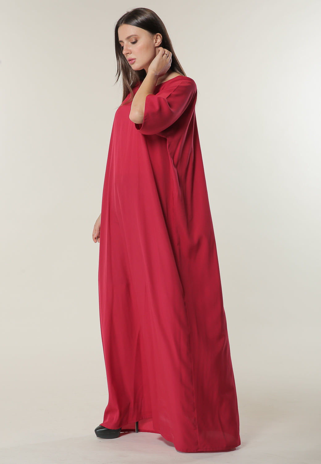 MOiSTREET Red Under Abaya