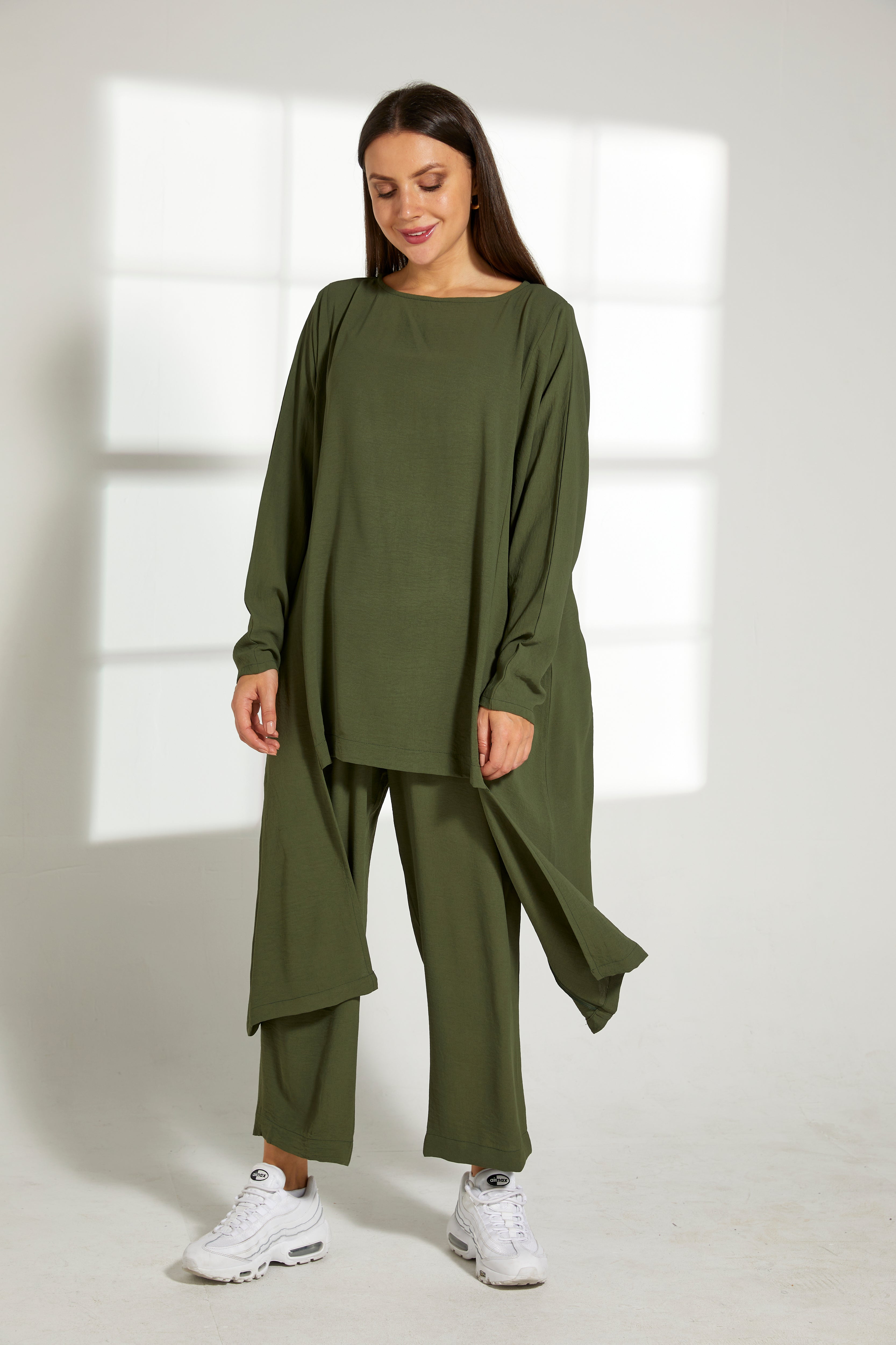 MOiSTREET Green CEY Fabric Top And Pants Set