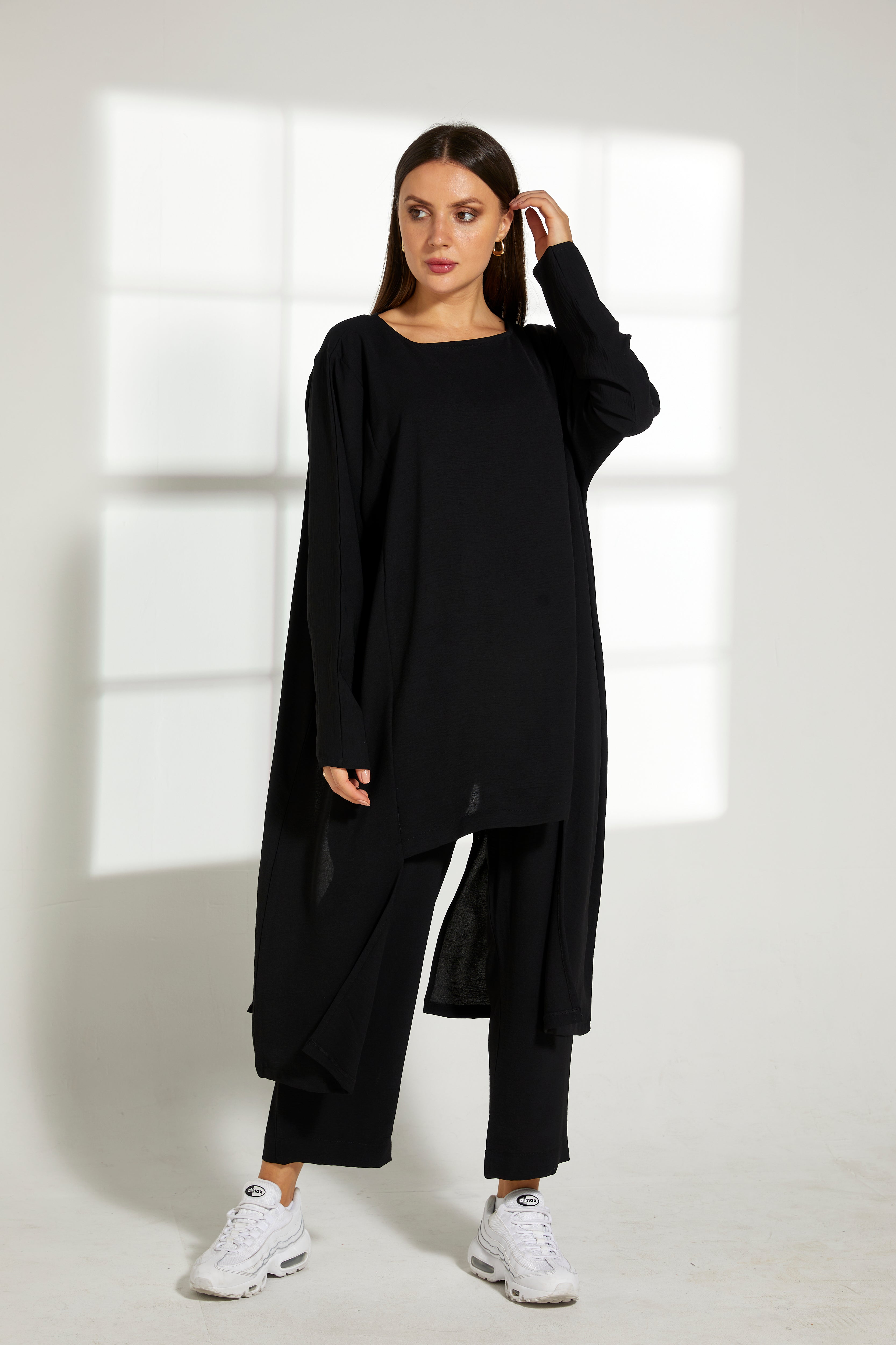 MOiSTREET Black CEY Fabric Top And Pants Set