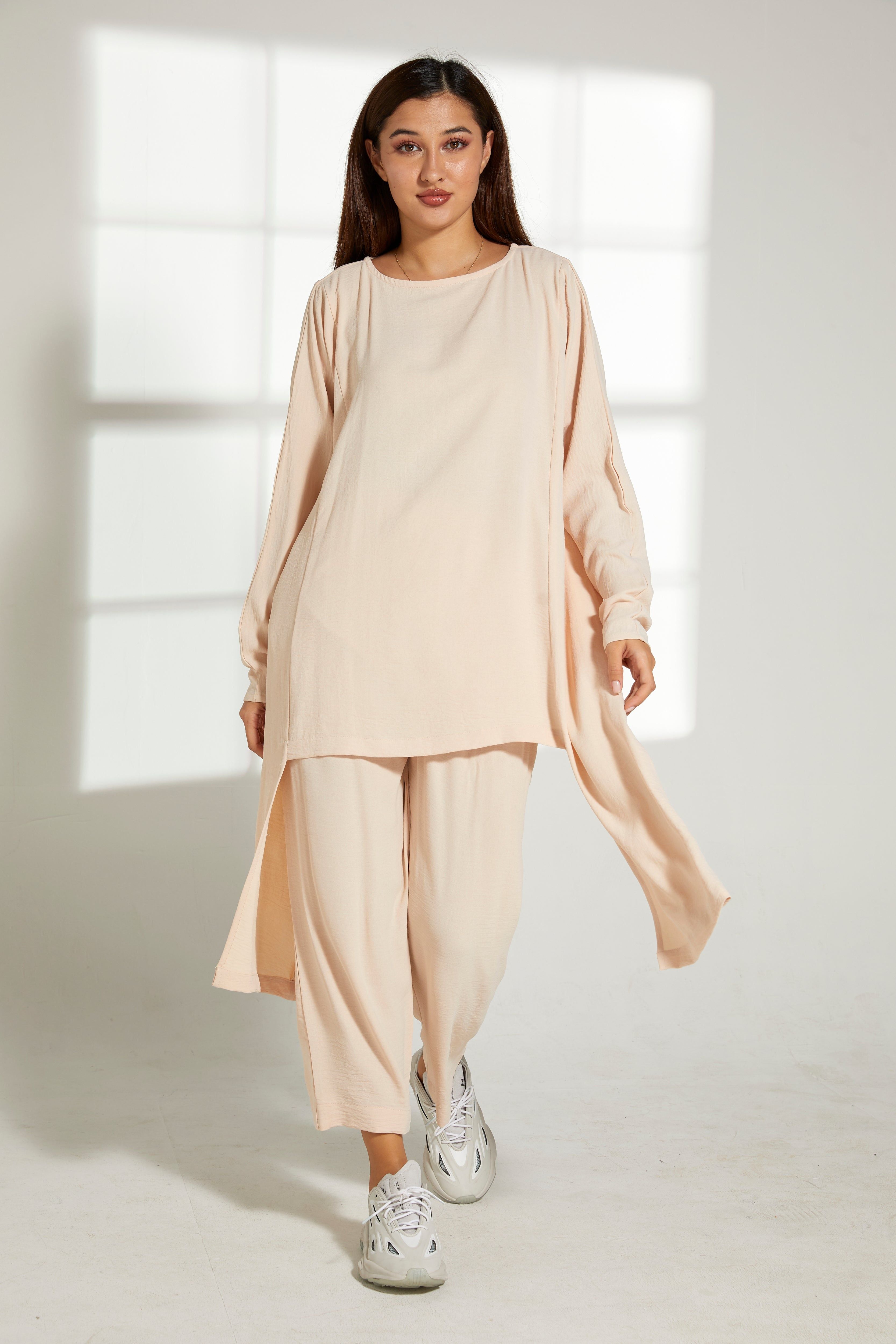 MOiSTREET Crème CEY Fabric Top And Pants Set