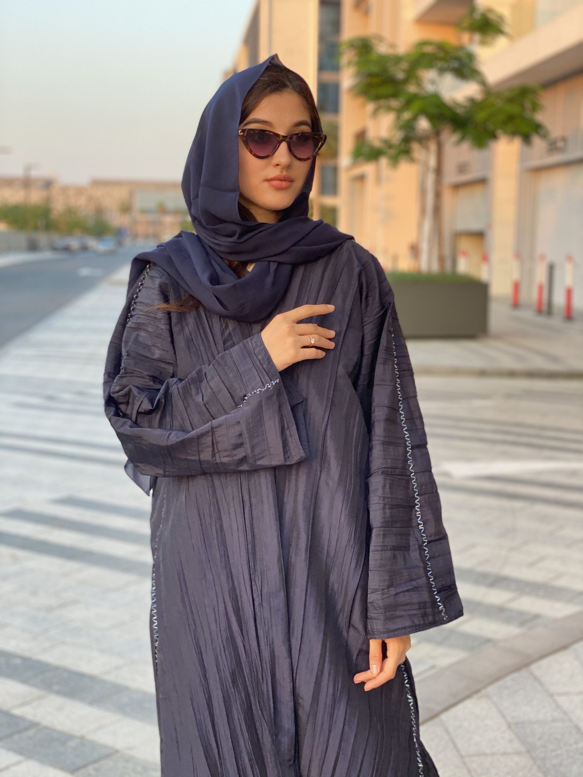 MOiSTREET Navy Pleated Abaya
