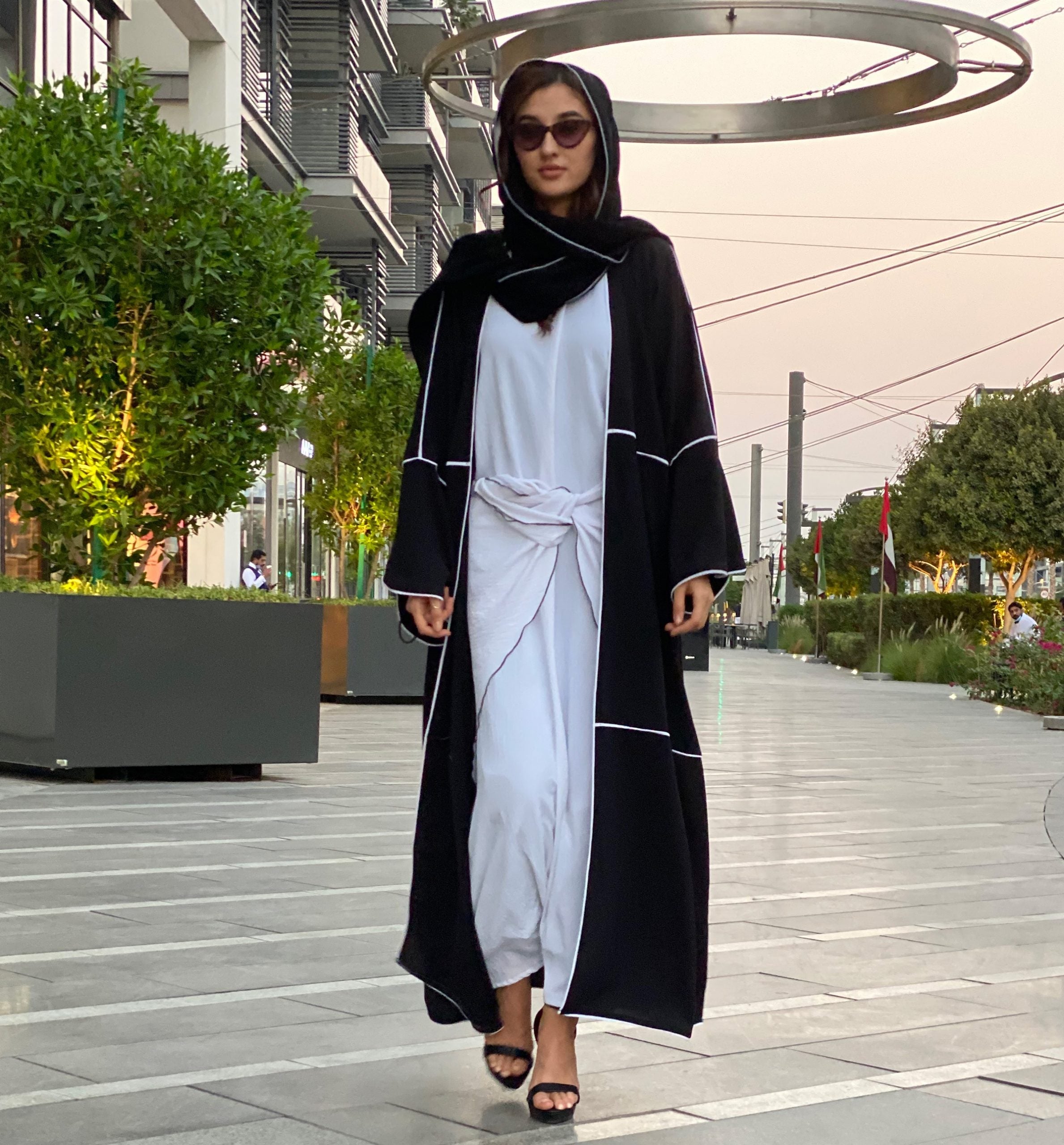 MOiSTREET Black Abaya Set with Inner & Belt