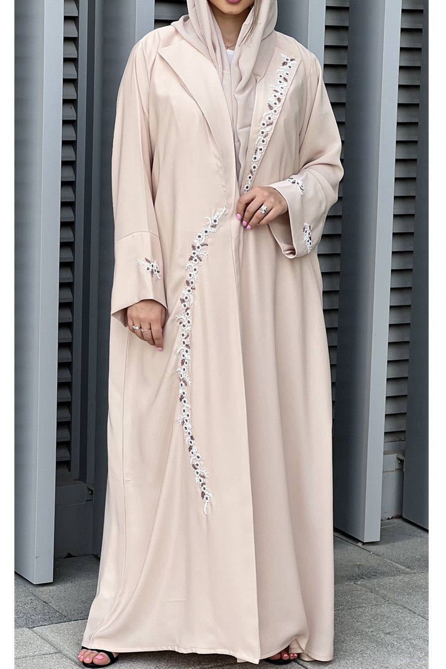 MOiSTREET Beige Korean Nada Embroidery Abaya