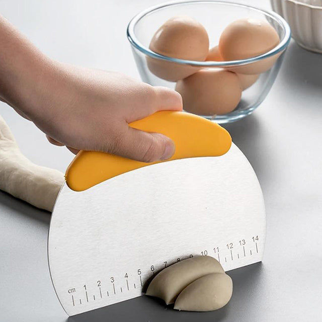 Household Stainless Steel Semi-Round Baking Knife with Scale - Precision Cutter for Cakes, Pastries, and More
