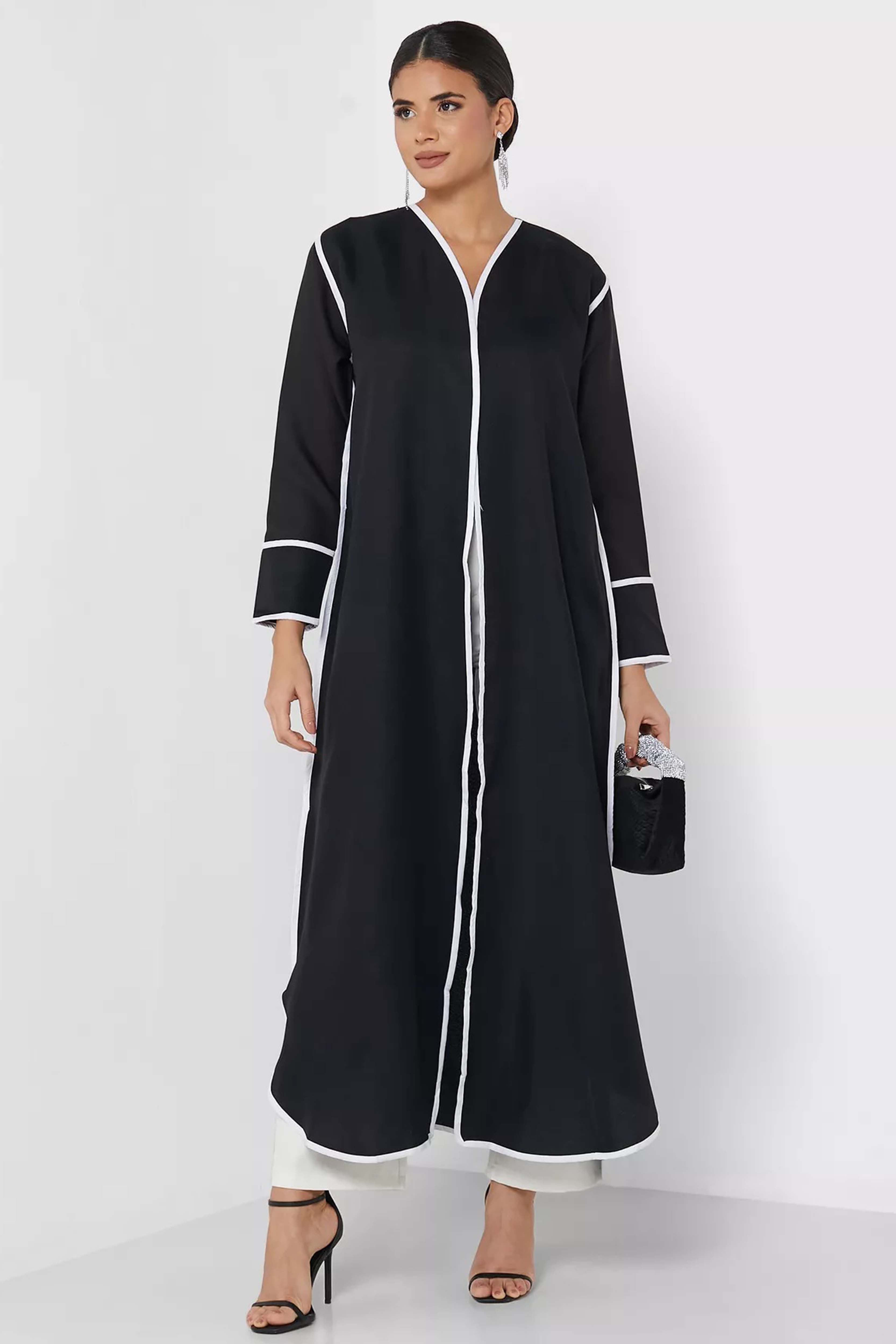 MOiSTREET Stripe Detail Black Abaya