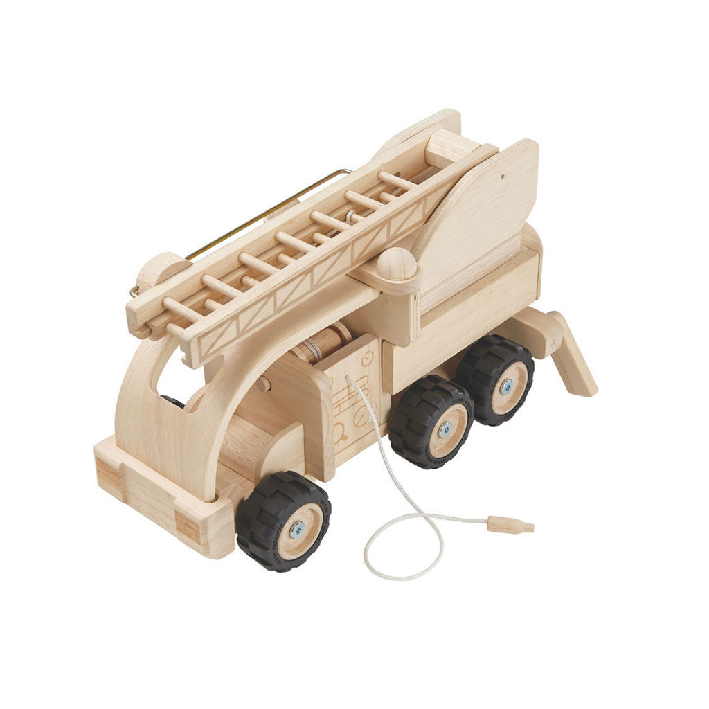 شاحنة الإطفاء من PlanToys — لعبة مركبة خشبية