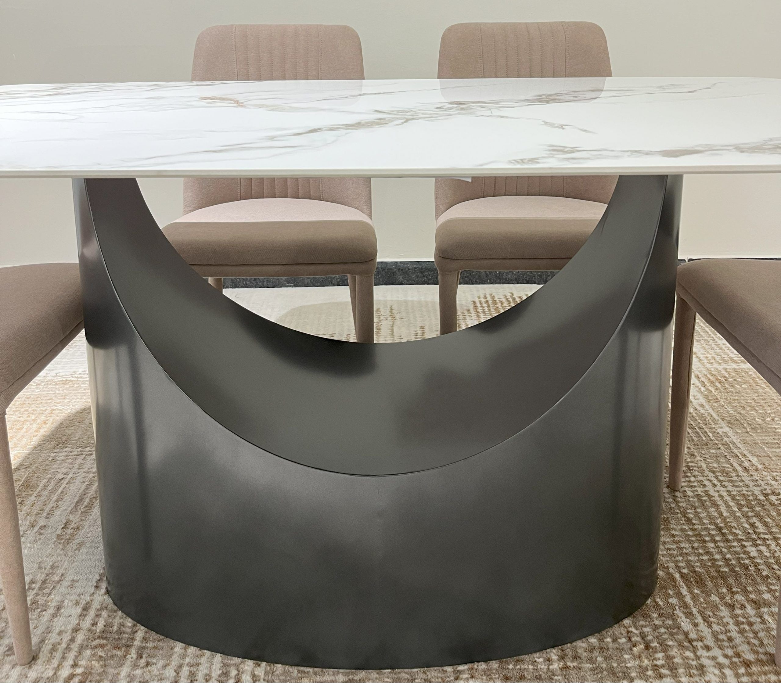 Danya Dining Room Set