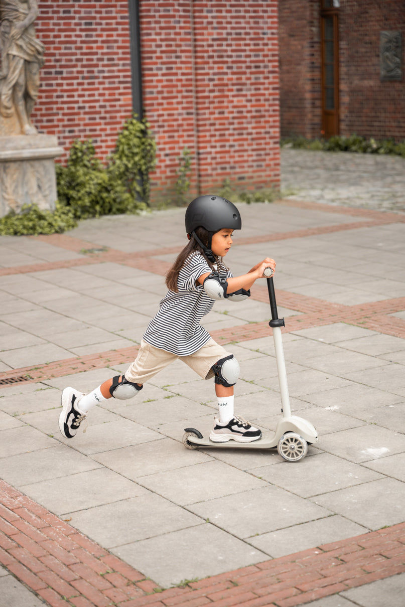 Scoot & Ride Highwaykick 3S LED Ash
