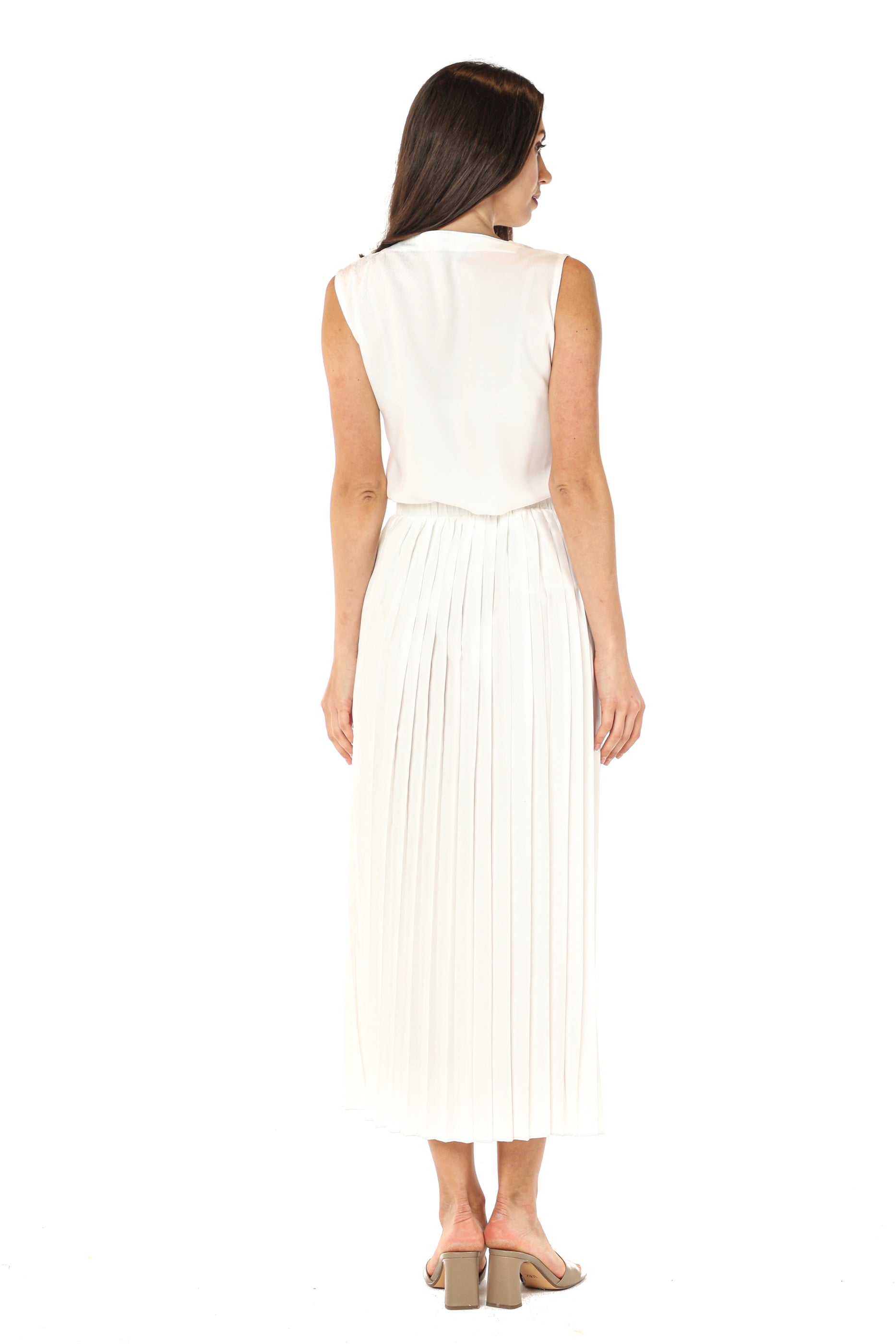 MOiSTREET White Shamua Pleated Skirt