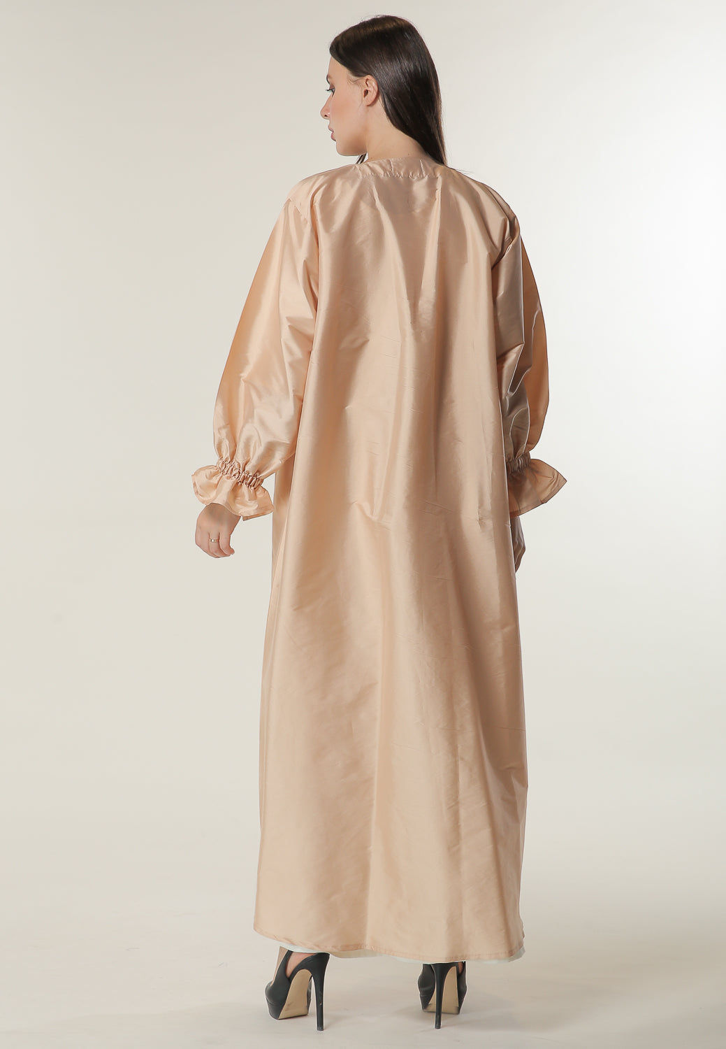 MOiSTREET Peach Abaya Embellished with Handwork