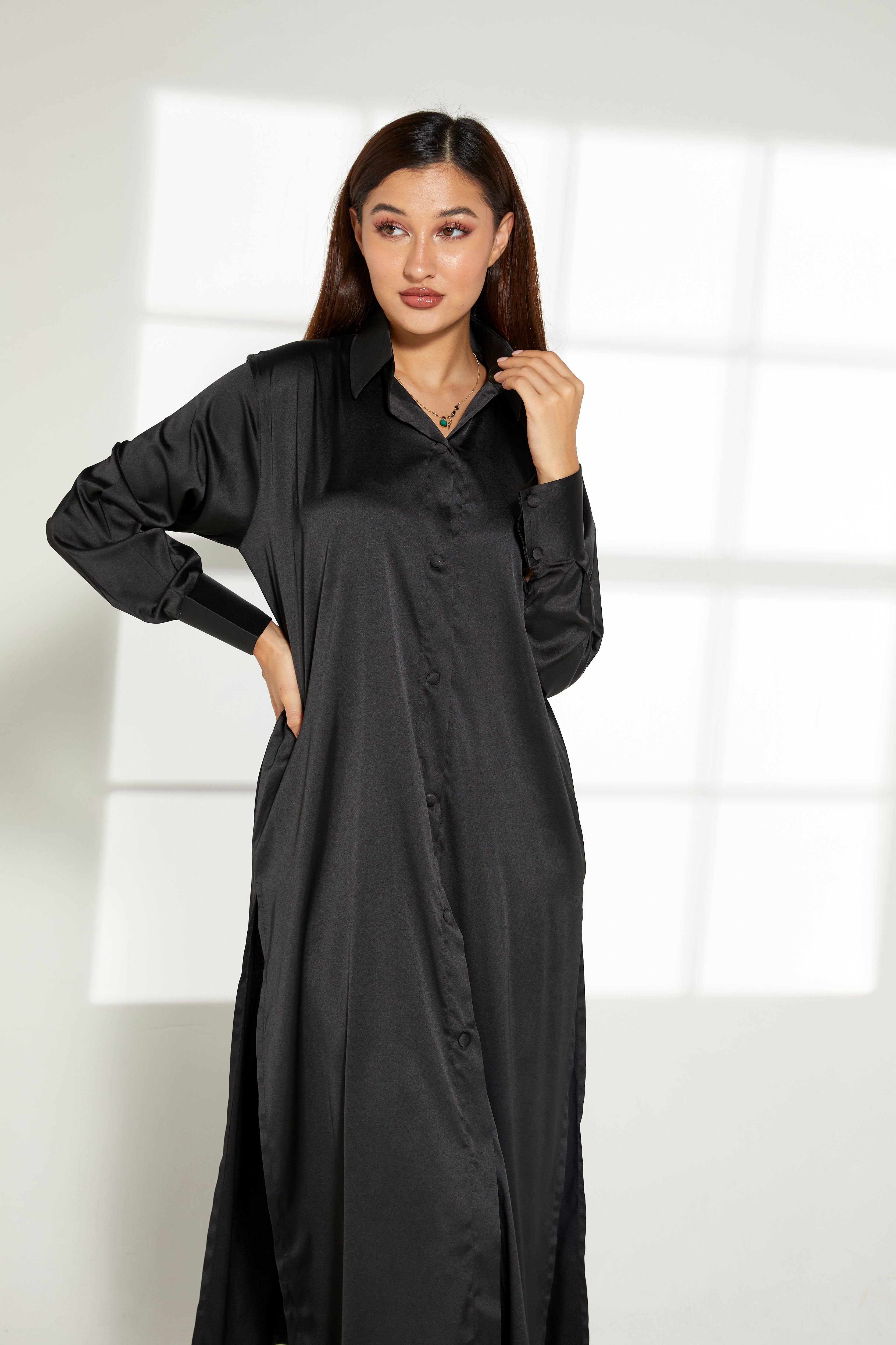 MOiSTREET Black Silk Fabric Top and Pants Set