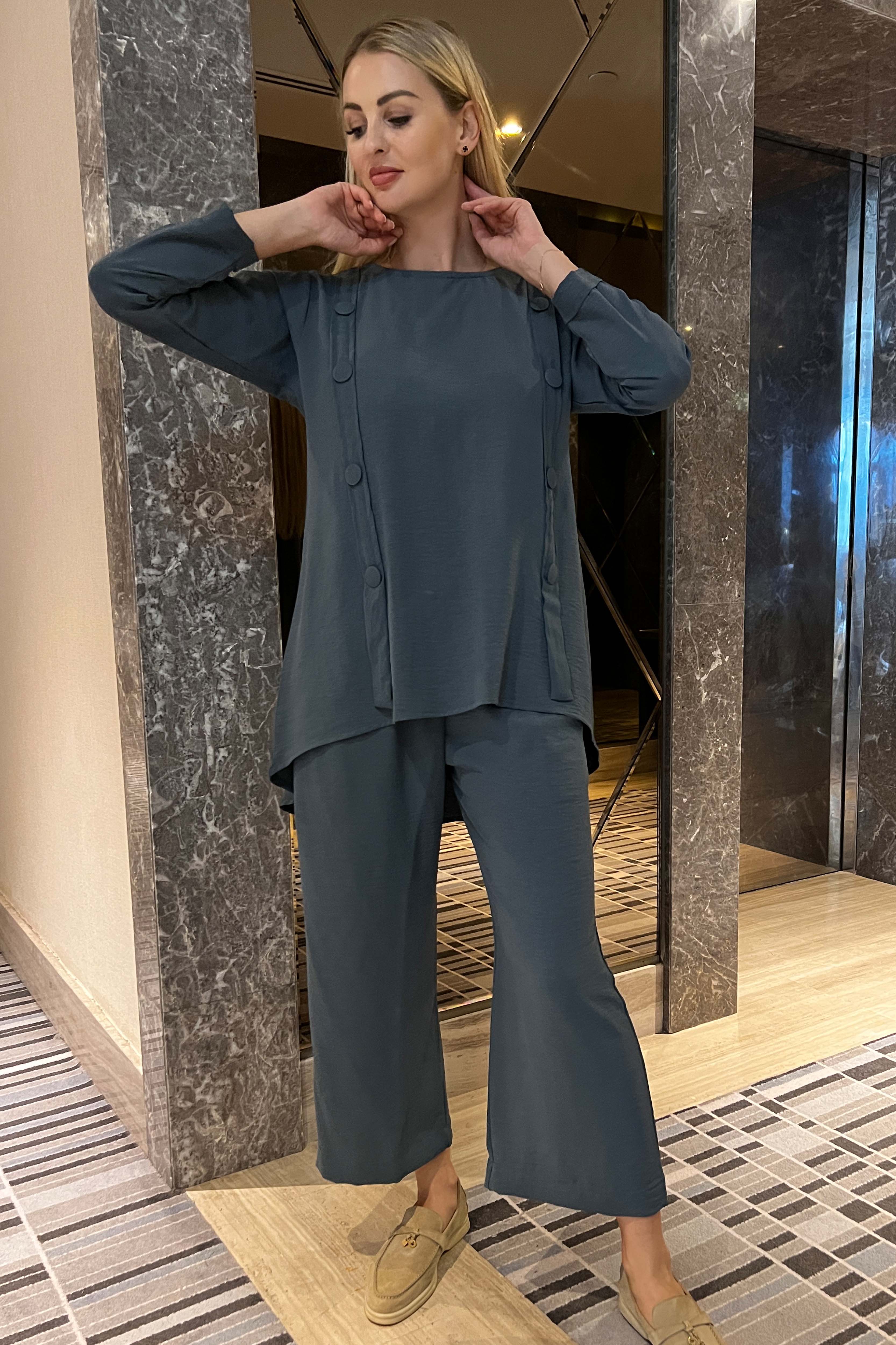 MOiSTREET Grey CEY Fabric Top And Pants Set