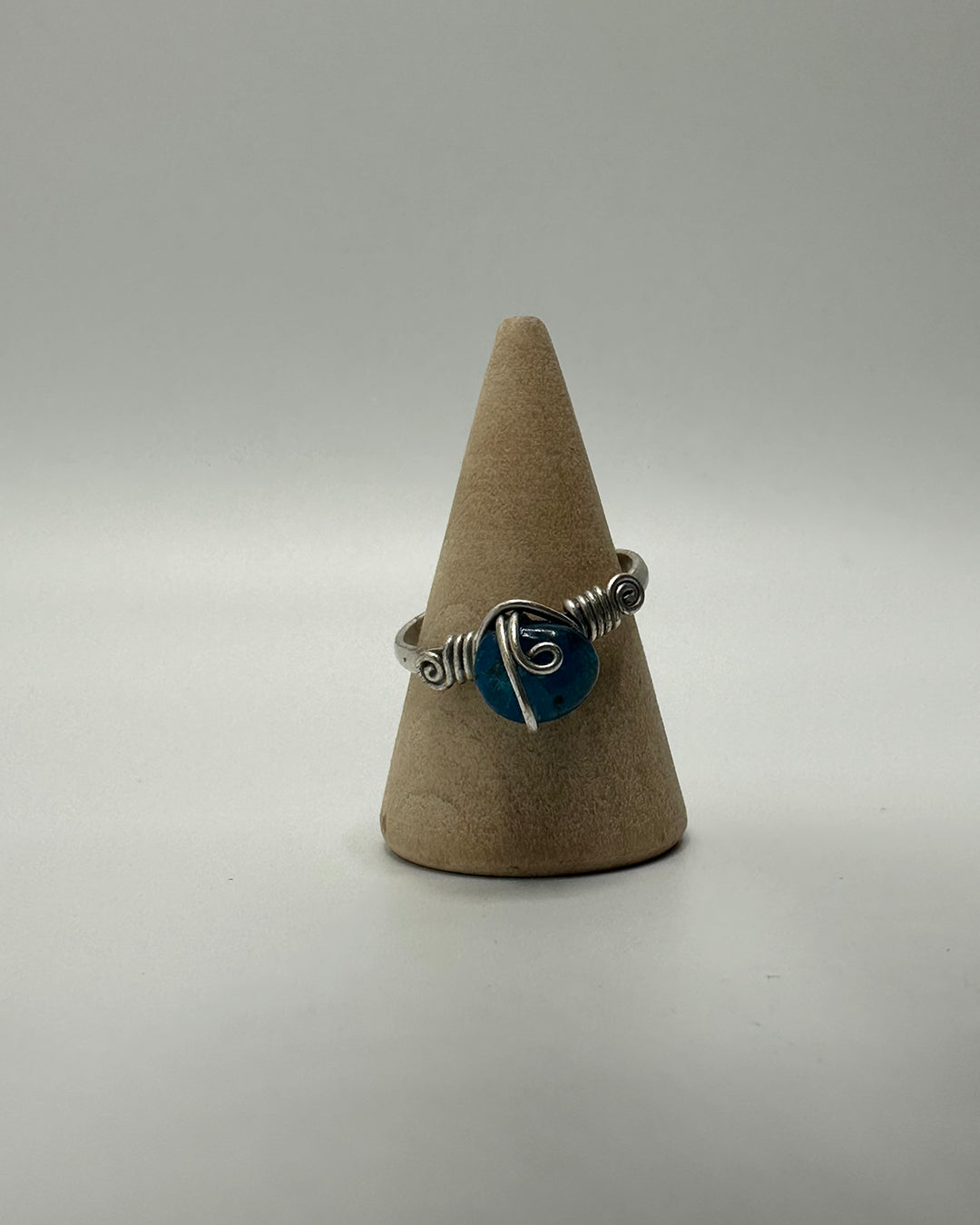 Hartouka Earthbound Wire Rings