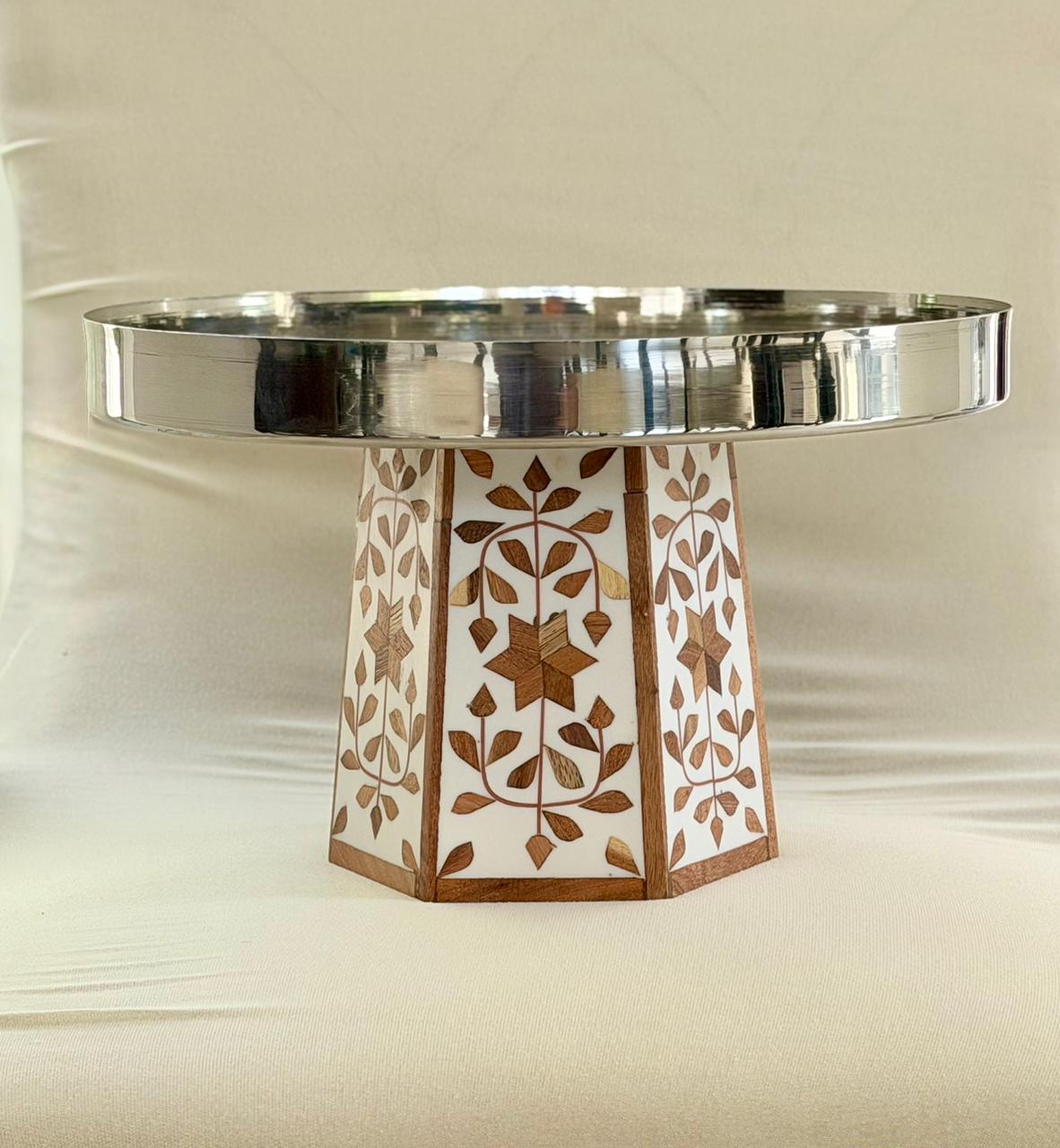 Raw Home-Cake Stand