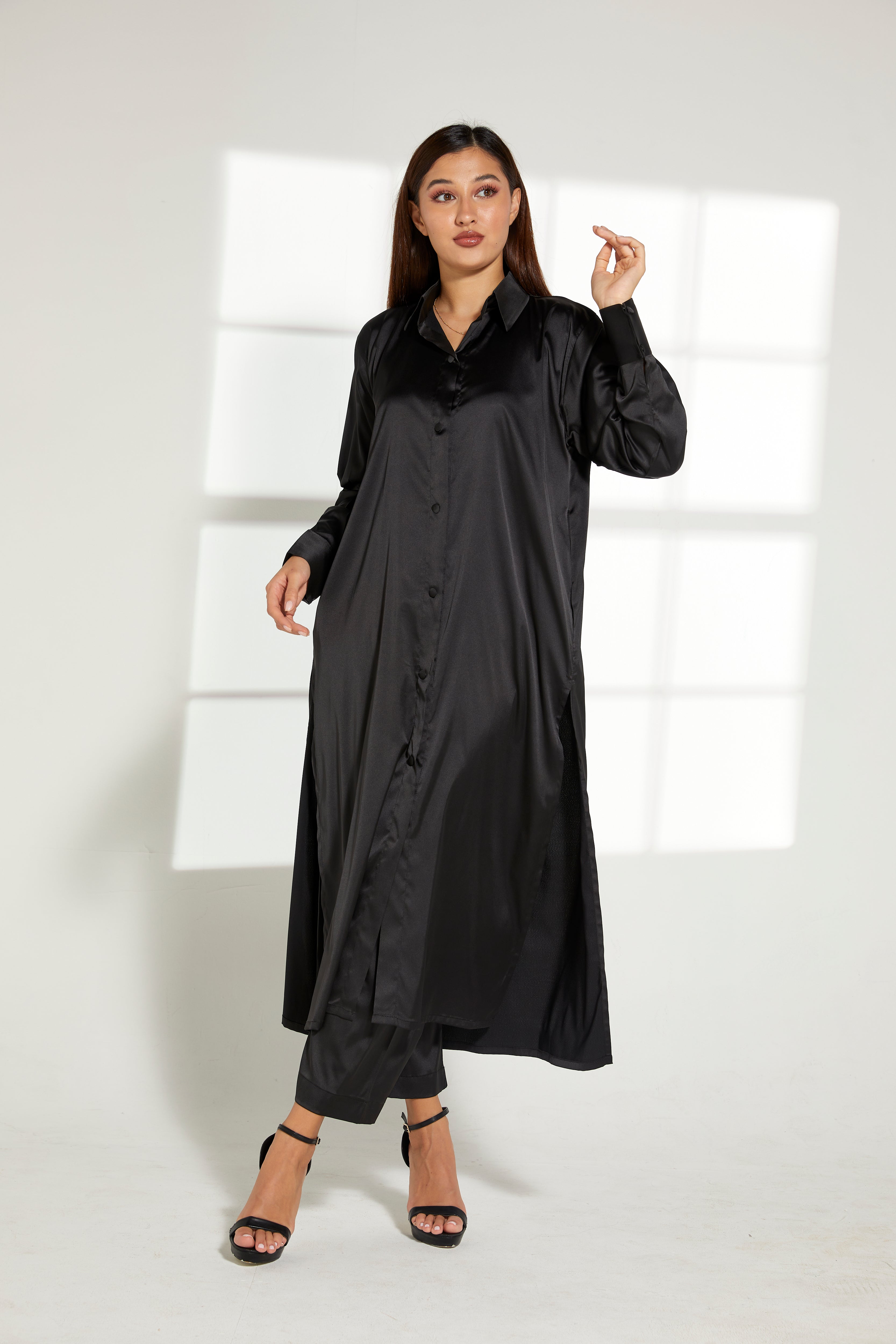 MOiSTREET Black Silk Fabric Top and Pants Set