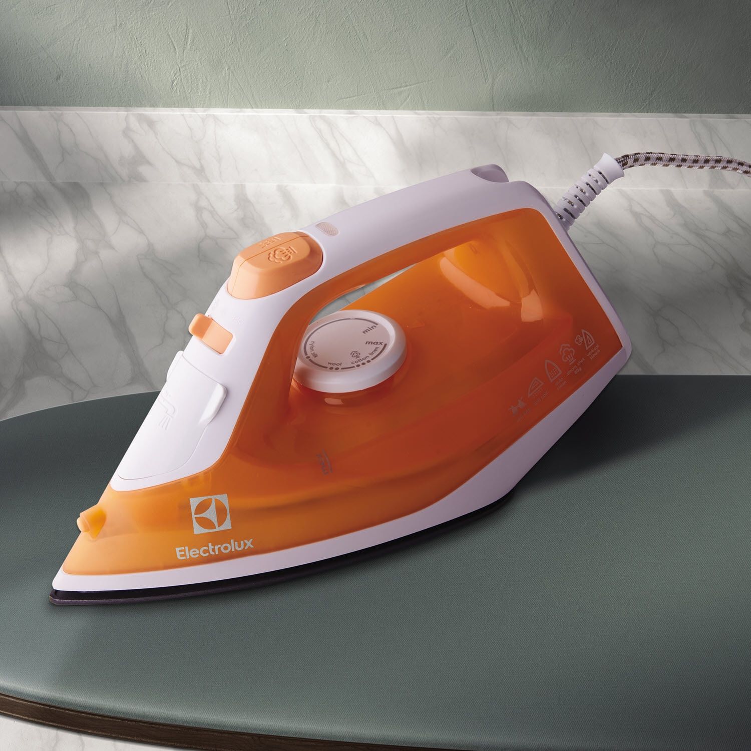 Electrolux EasyLine Steam Iron 1600W, ESI4007
