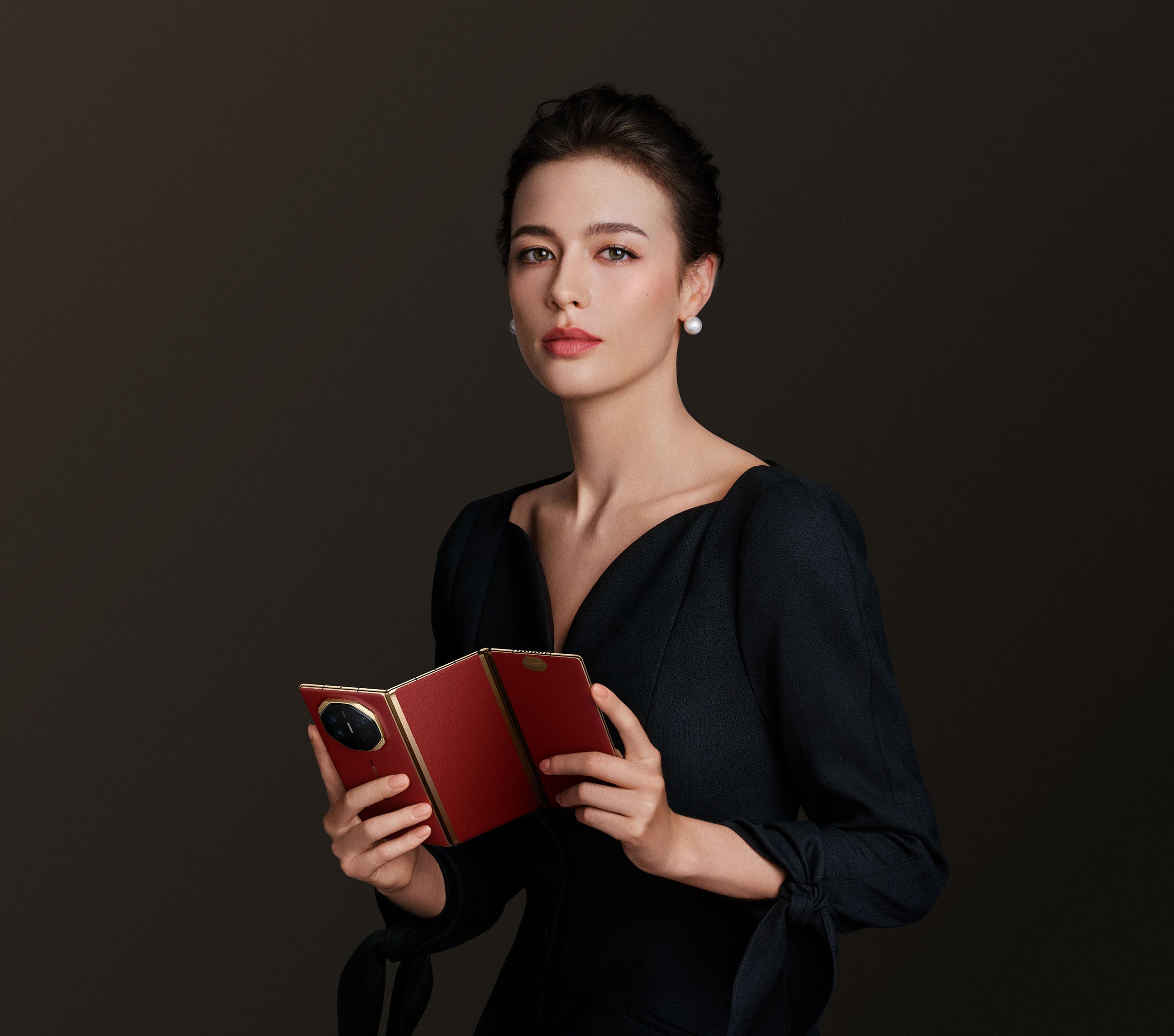 Huawei Mate XT GRL-LX9, 10.2" Tri-Foldable OLED Display, 16GB RAM, 1TB Storage