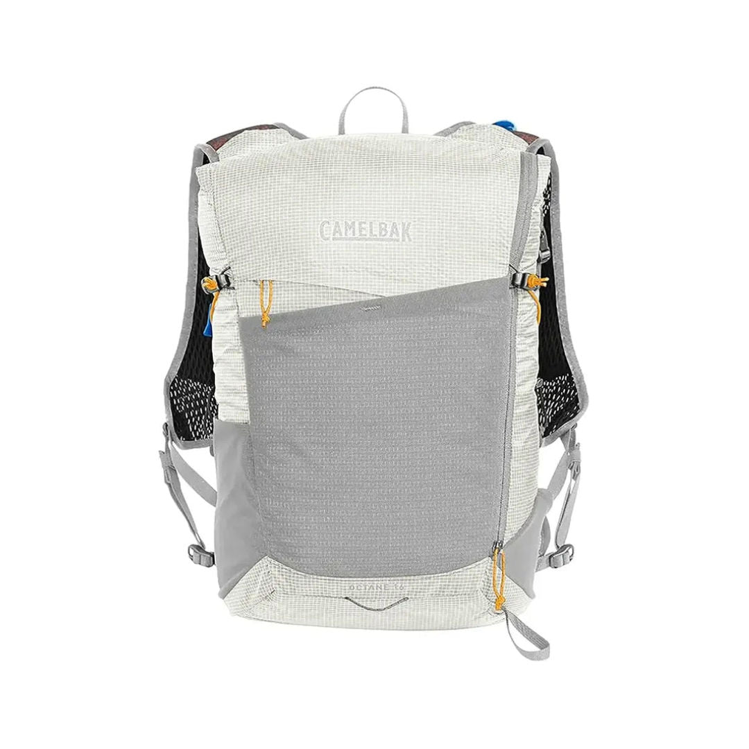 حقيبة المشي لمسافات طويلة Camelbak Octane™ 16 المزودة بخزان مياه Fusion™، باللون البخاري/المشمشي