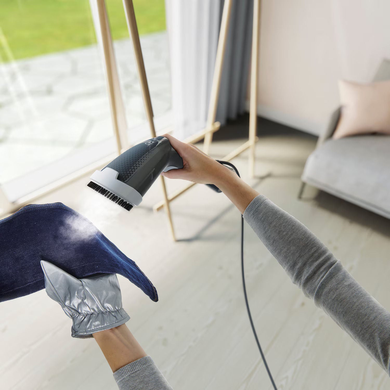 Electrolux Garment Steamer 1200W Handheld Steamer, Grey, E6GS1-12EG