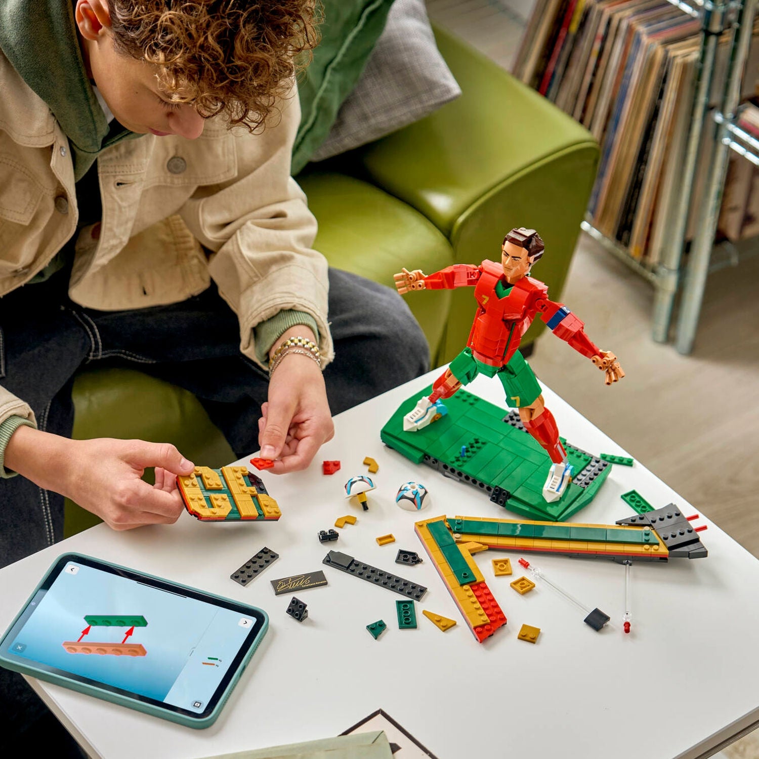 LEGO Editions Cristiano Ronaldo Soccer Legend 43016 Building Set, 854 Pieces, For Age 10+ Years