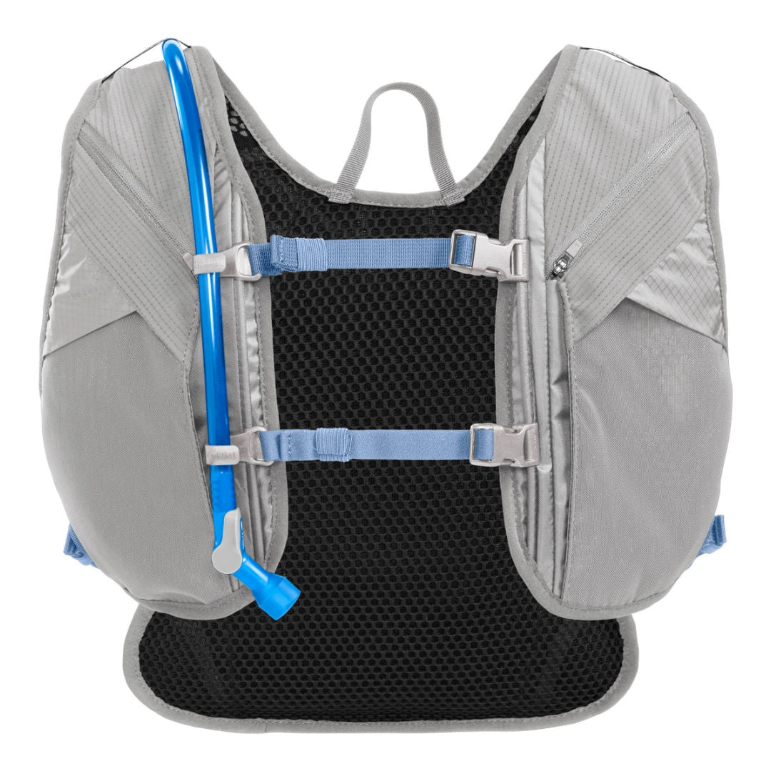 سترة الترطيب "Camelbak Chase™ Race 4" للنساء، حقيبة جري خفيفة الوزن، لون أزرق بخاري، سعة 50 أونصة