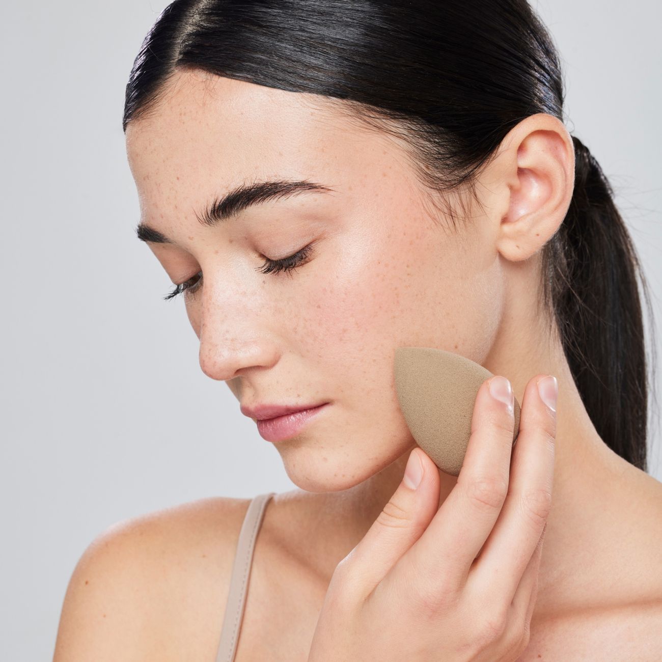 NAM Smart Blender, Vegan Makeup Sponge, Contour, Precision, Flawless